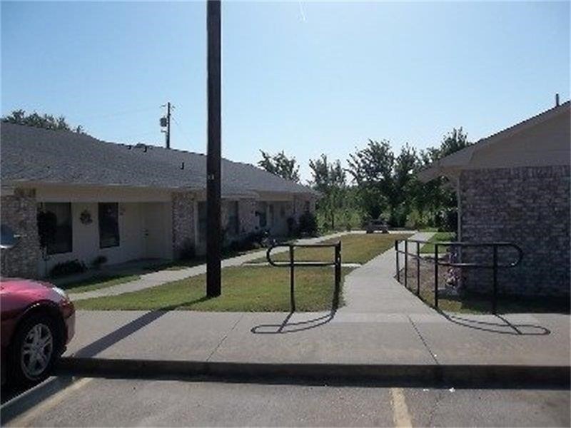 401 Bicentennial Property Photo 1