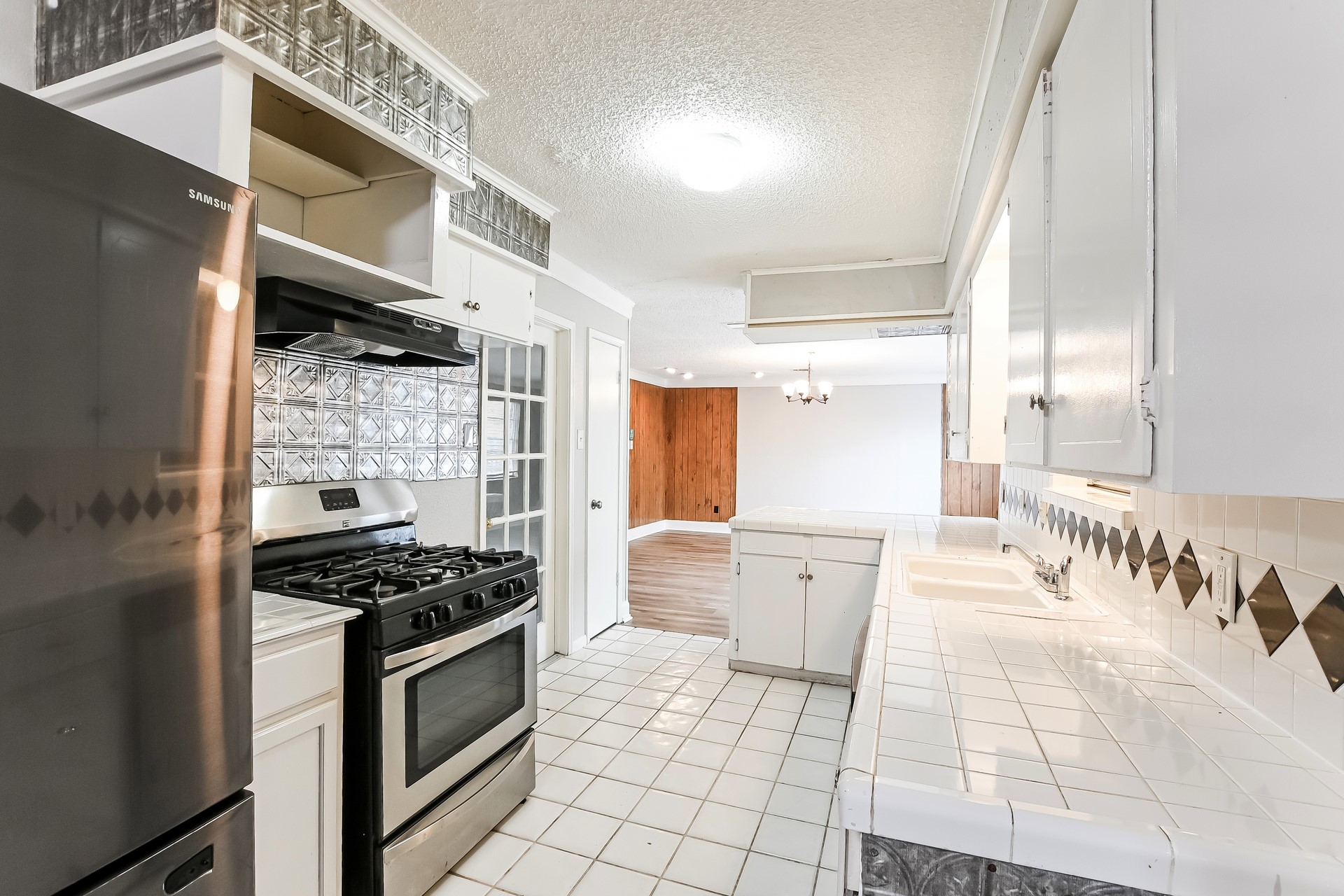 2811 26th Street Property Photo 8