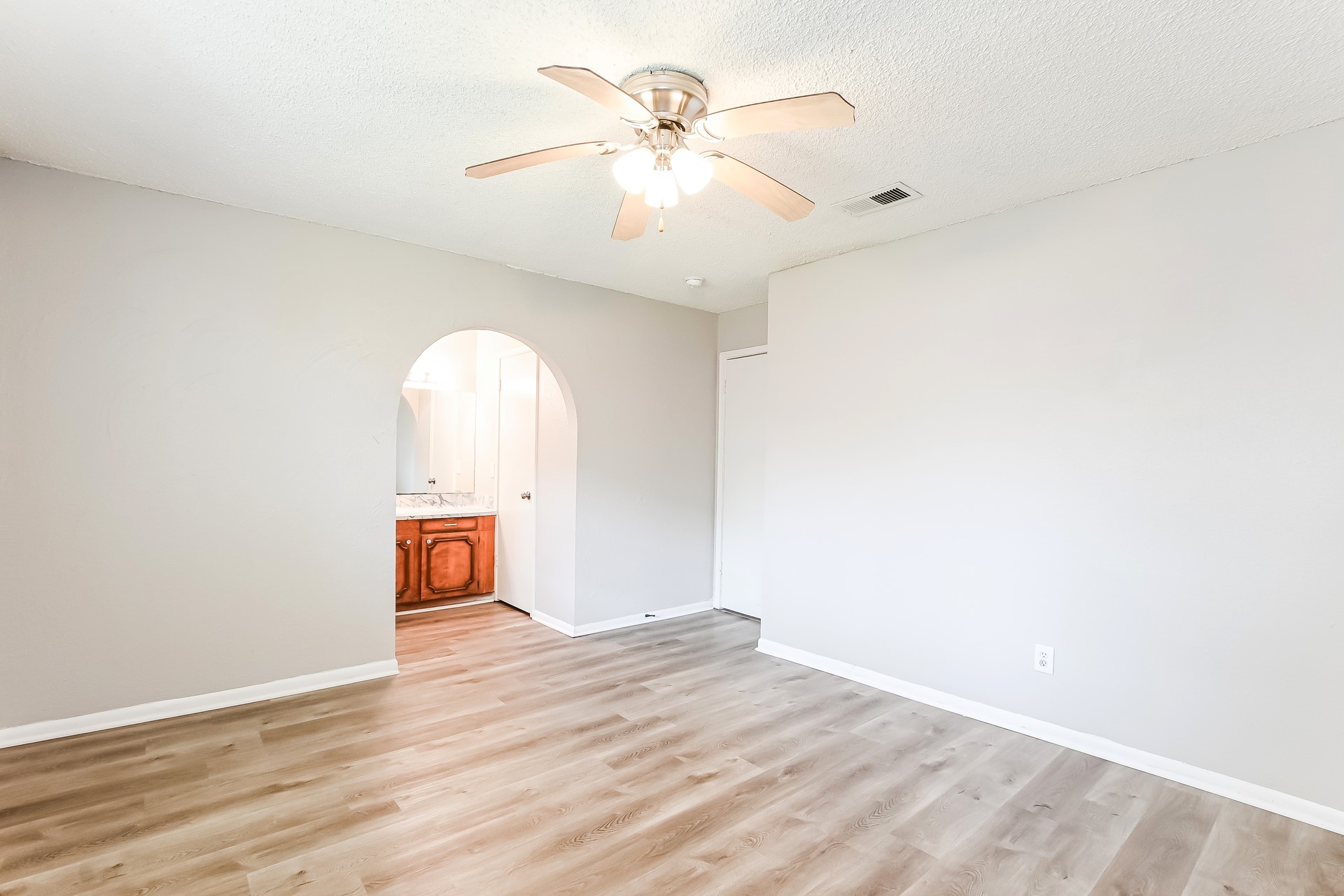 2811 26th Street Property Photo 10