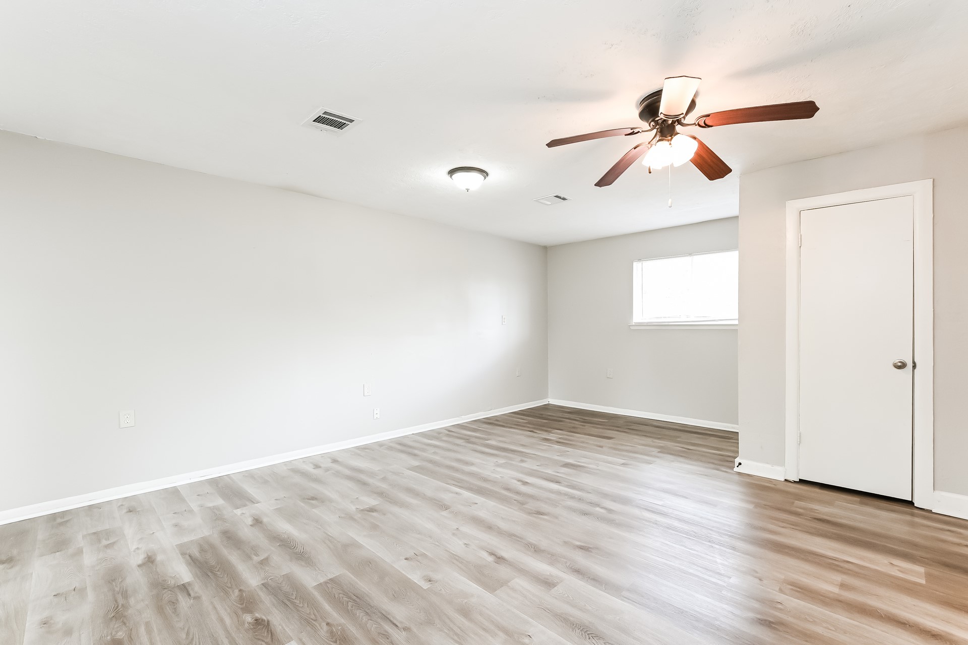 2811 26th Street Property Photo 11