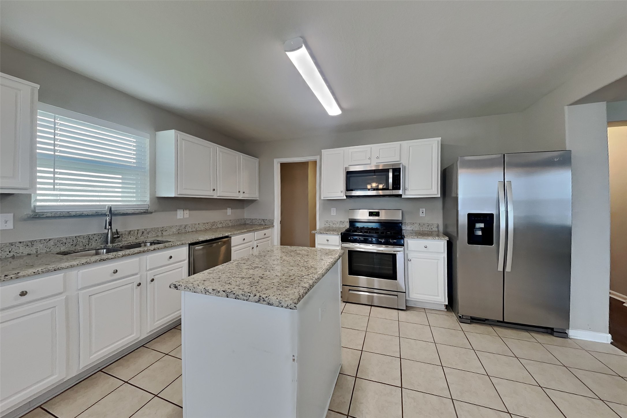 20631 Hillsdale Park Drive Property Photo 4