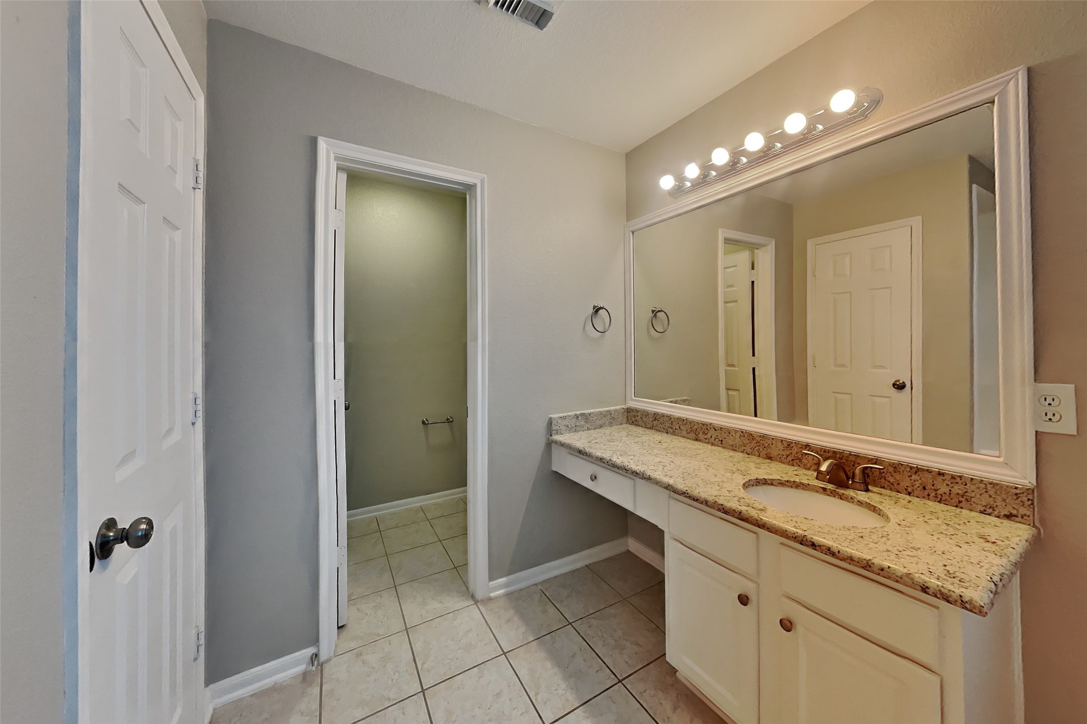 20631 Hillsdale Park Drive Property Photo 9