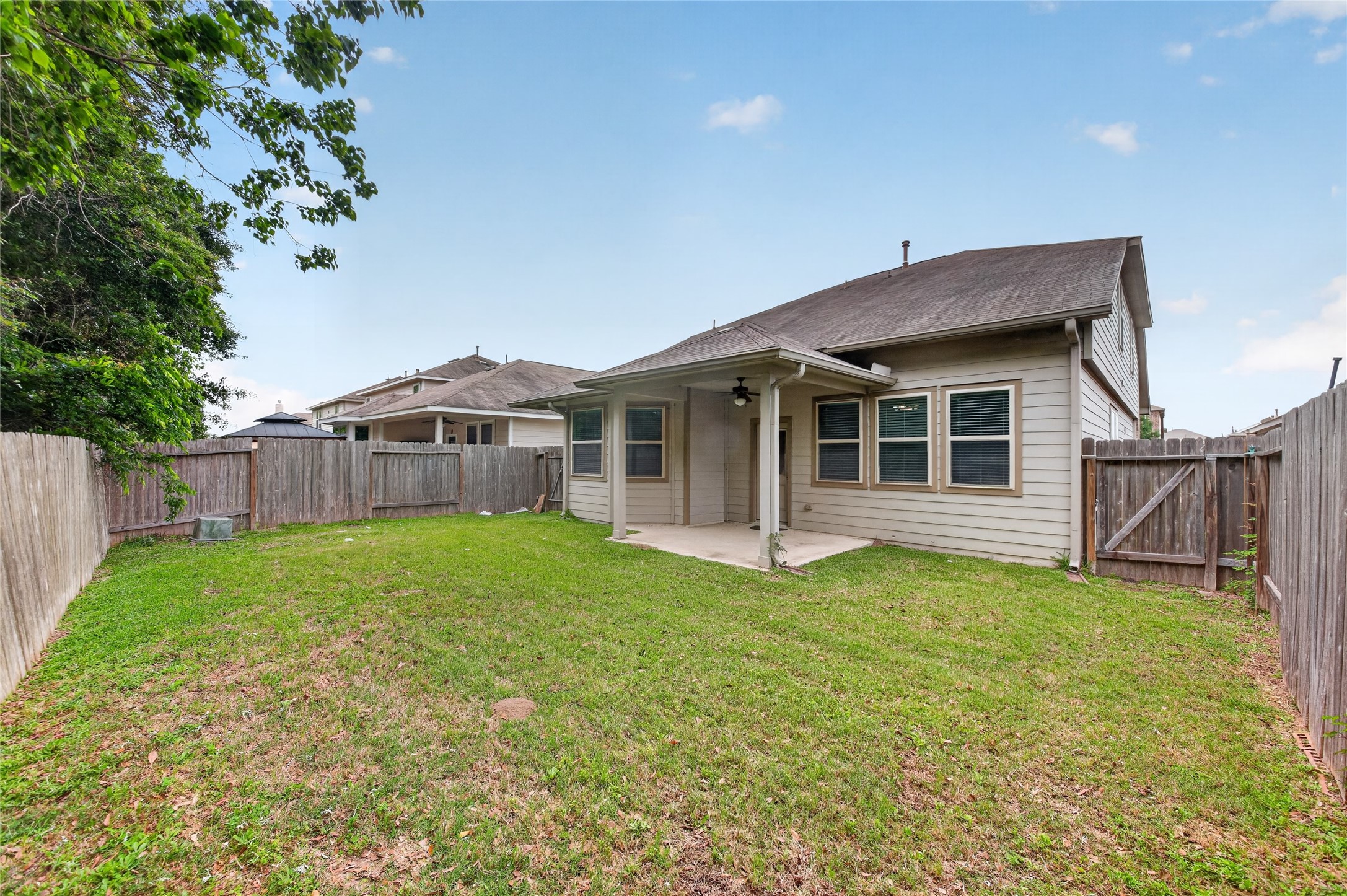 2518 Cold River Drive Property Photo 2