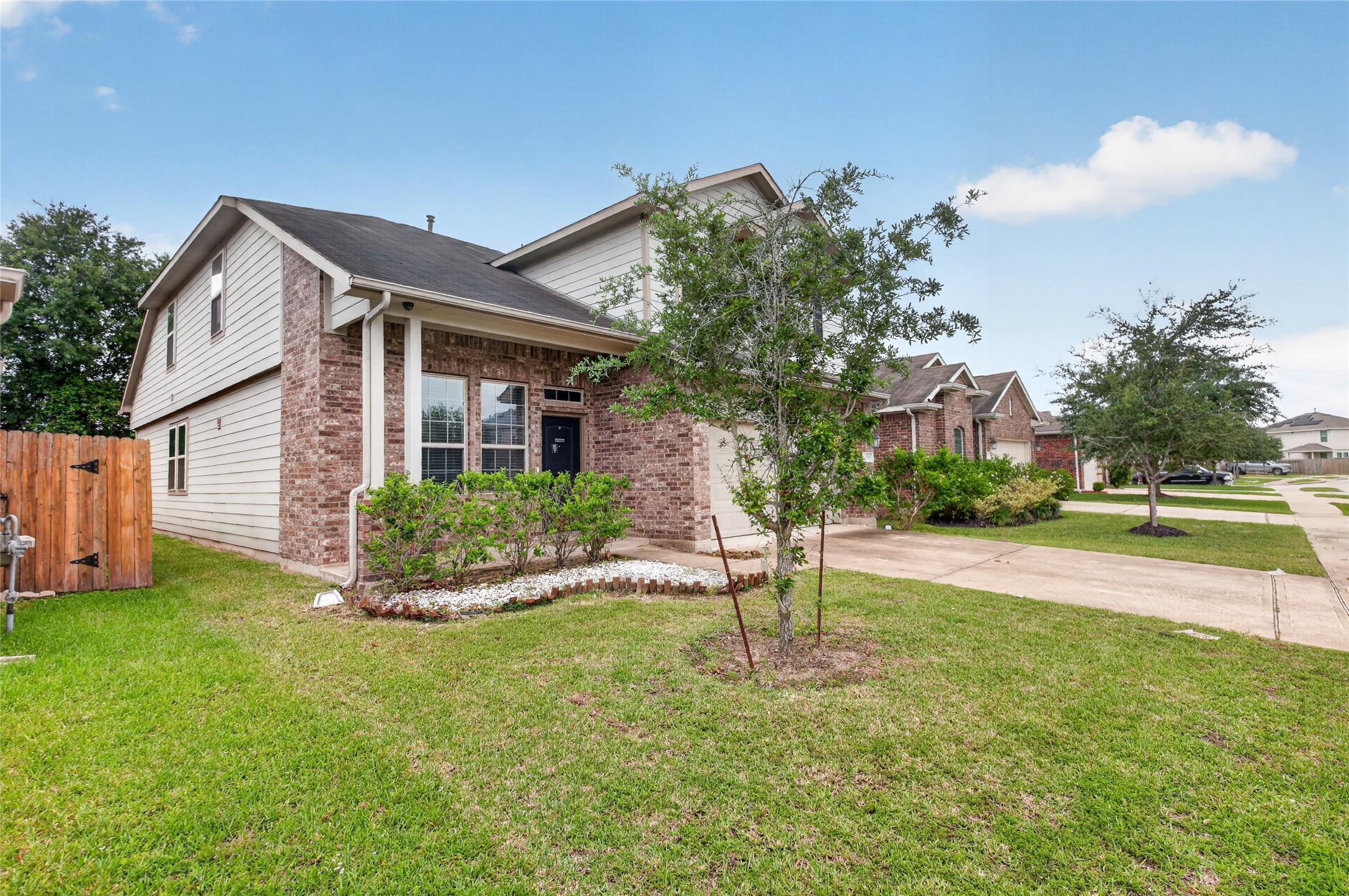 2518 Cold River Drive Property Photo 3