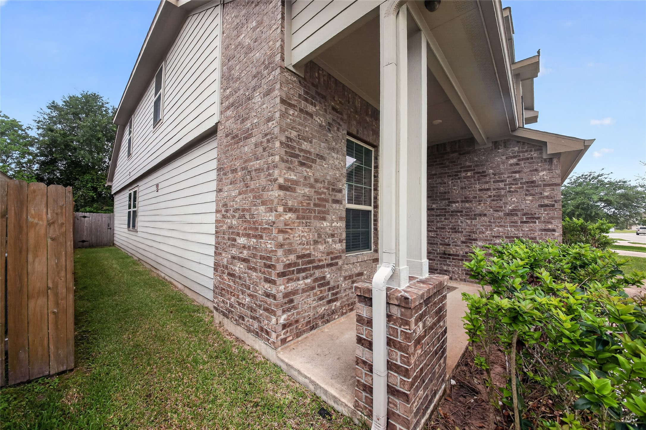 2518 Cold River Drive Property Photo 8