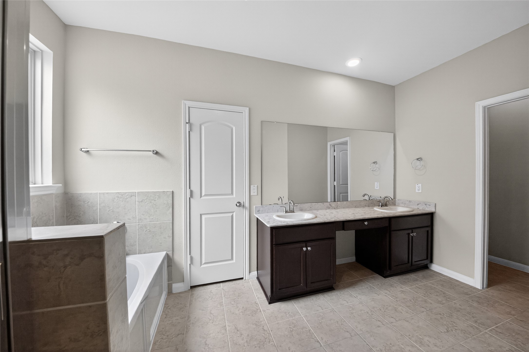 2518 Cold River Drive Property Photo 30