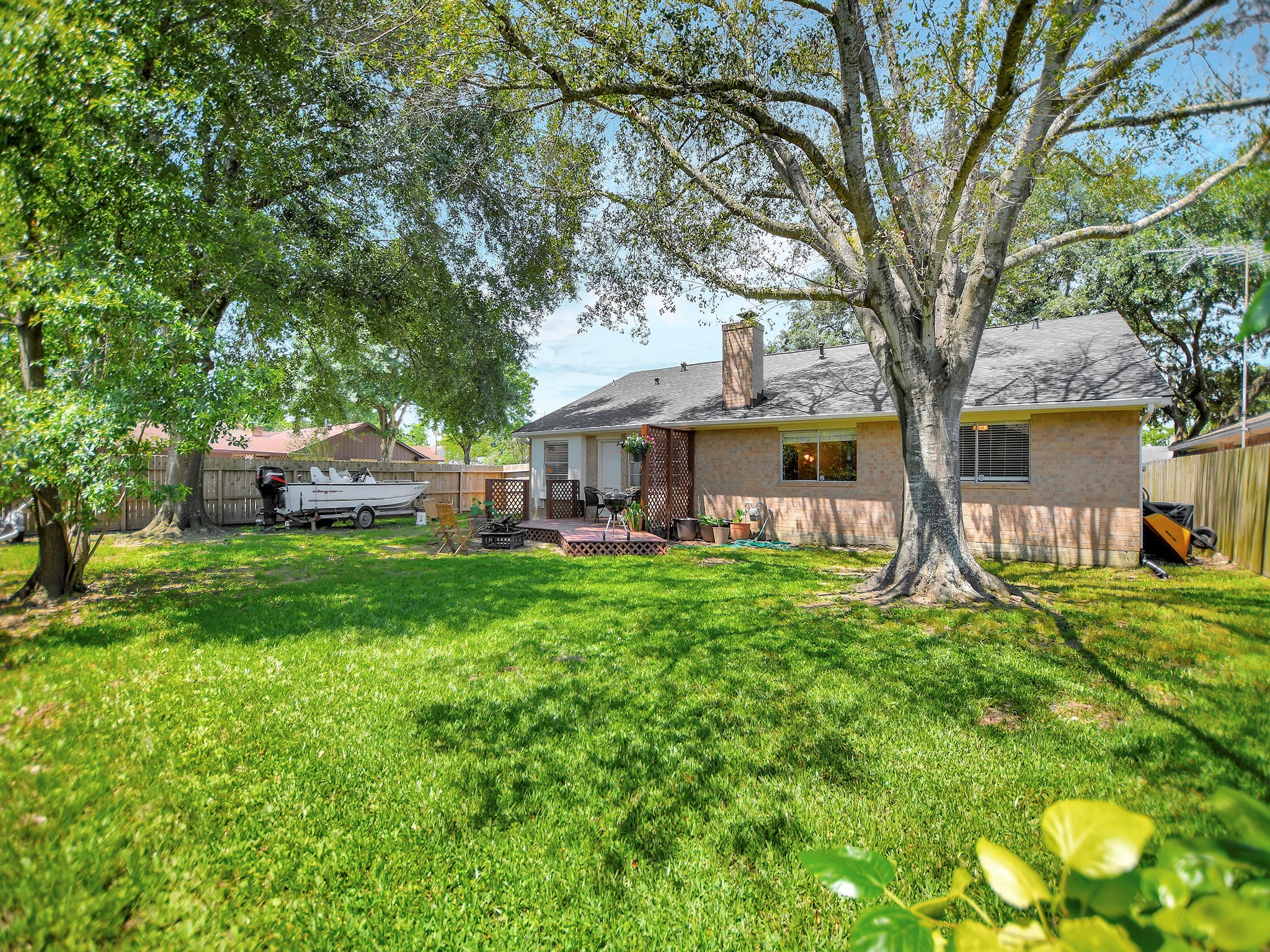 21902 Meadowhill Drive Property Photo 34