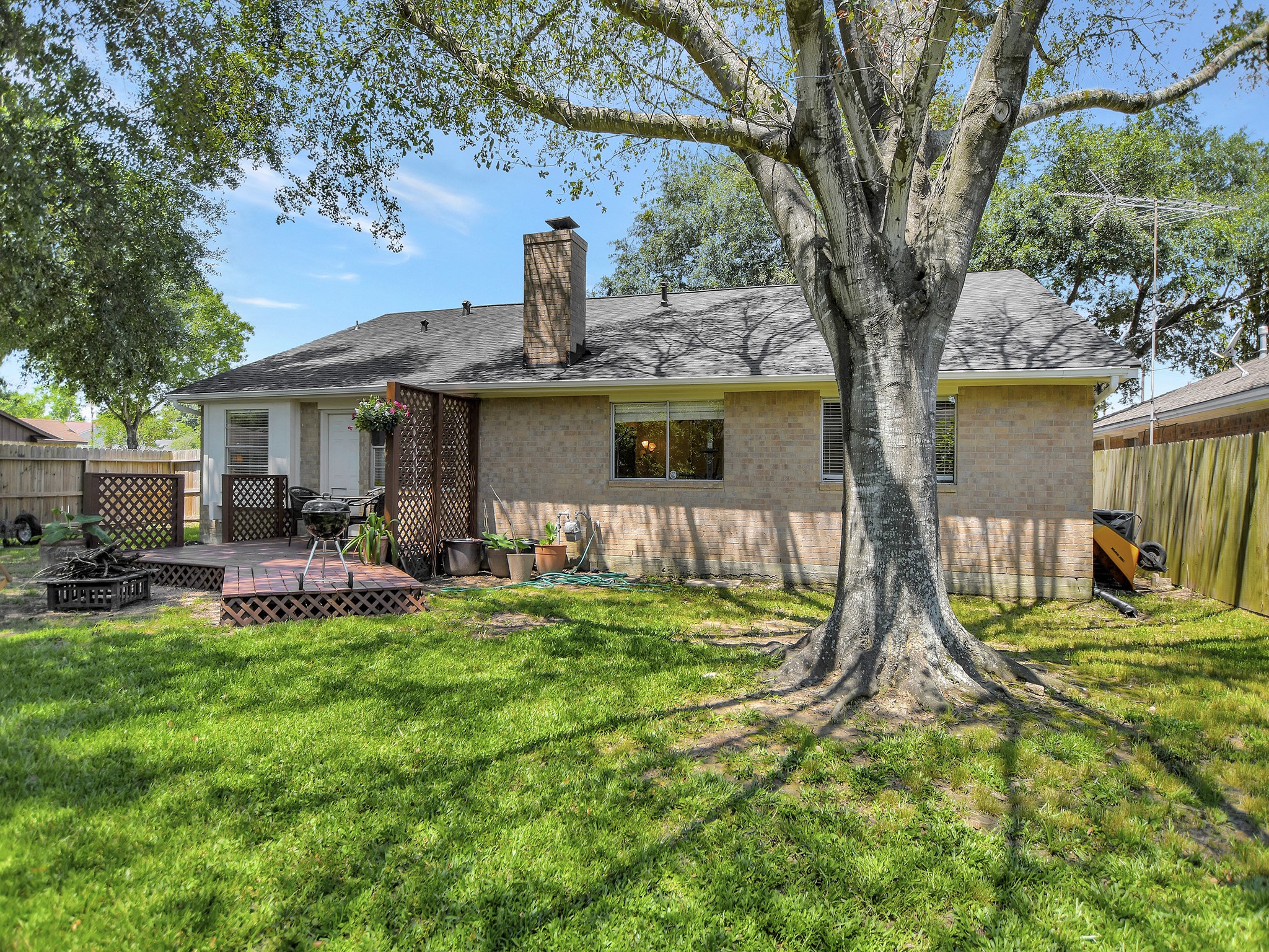 21902 Meadowhill Drive Property Photo 35