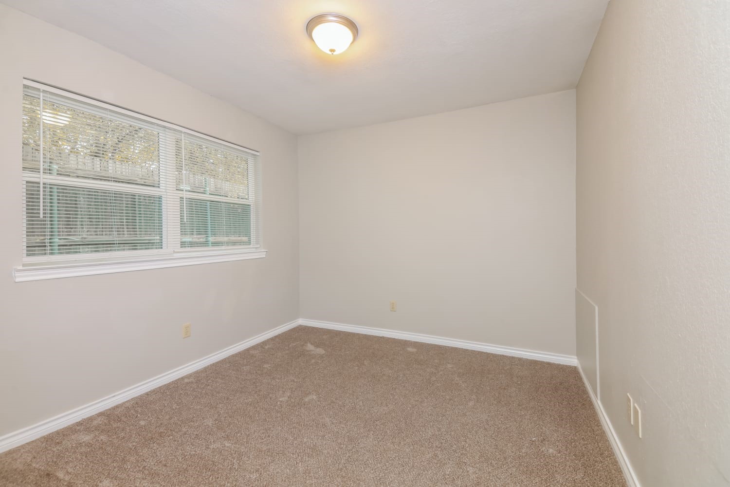 506 Bryan Court Property Photo 11