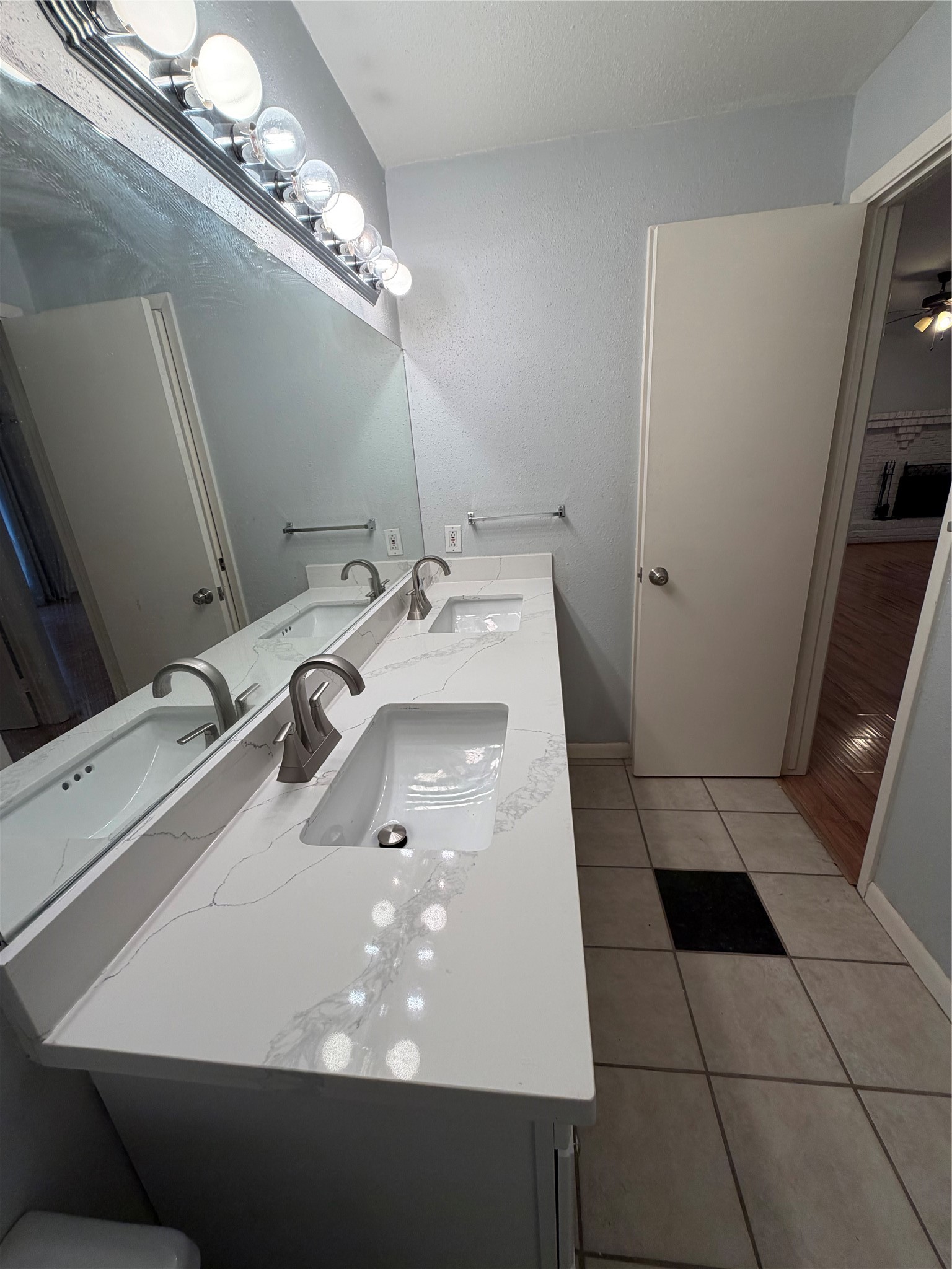 2425 Augusta Drive 36 Property Photo 17