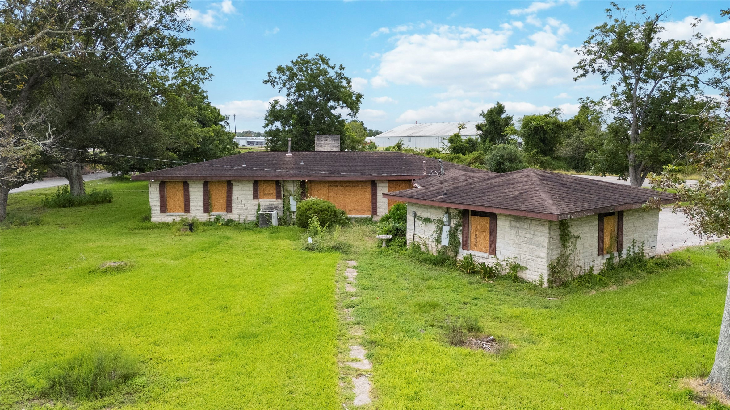 1513 County Road 210 Property Photo 2