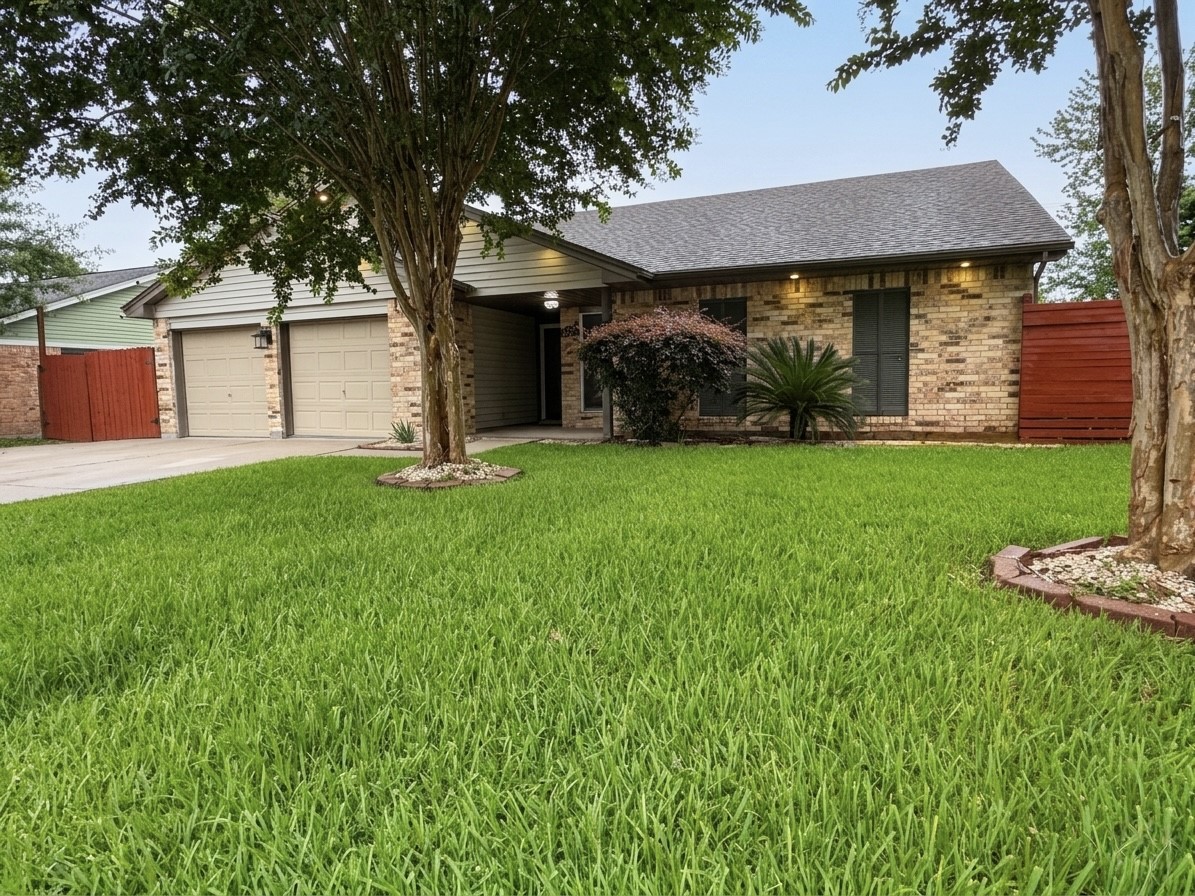 2203 S Houston Road Property Photo 2