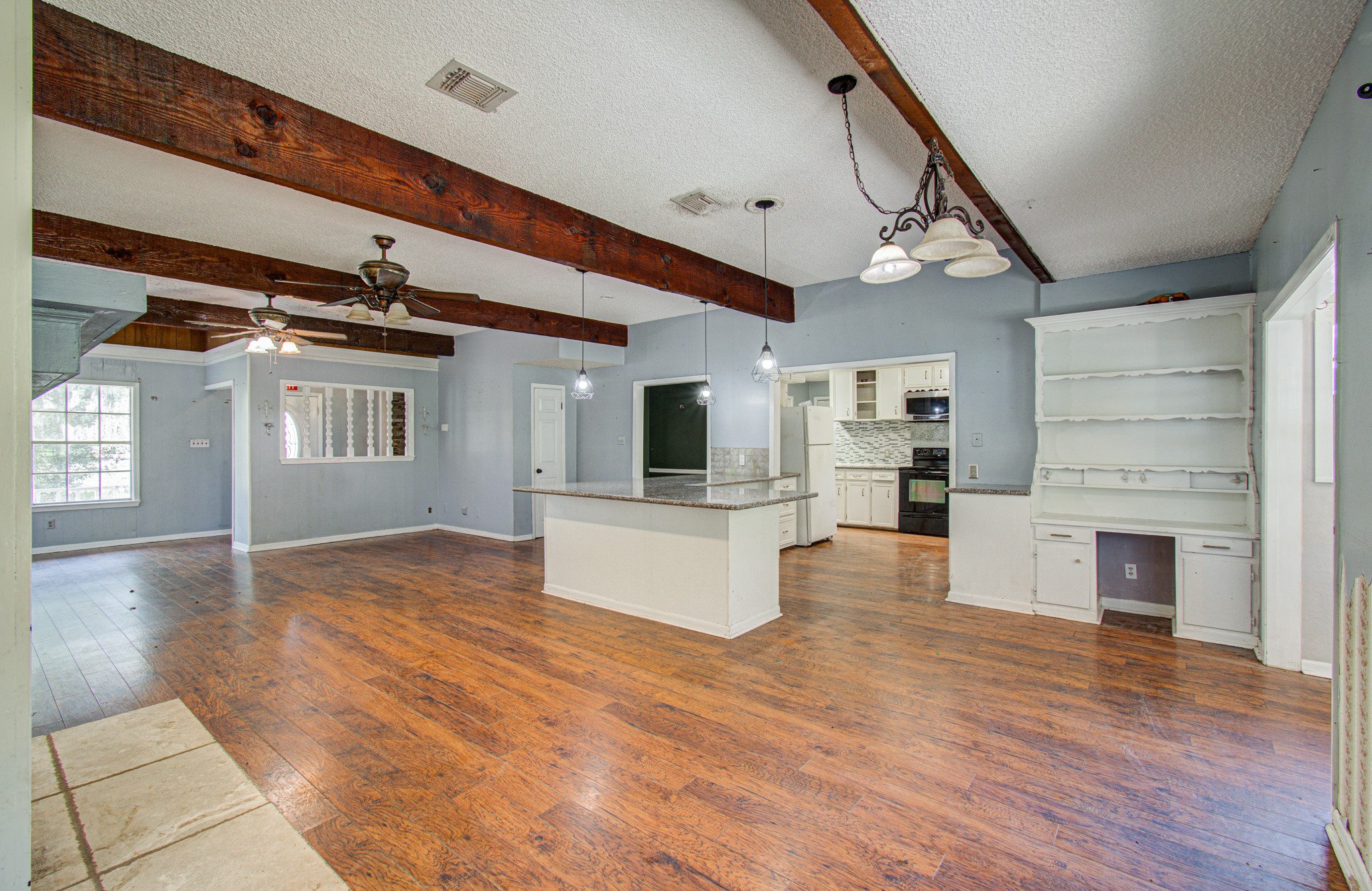 20593 Highway 105 Property Photo 11