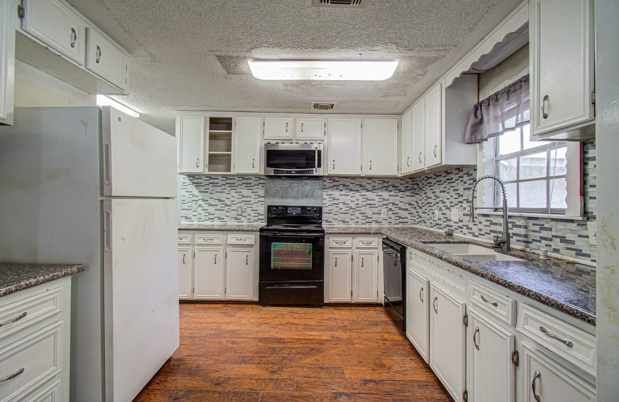 20593 Highway 105 Property Photo 13