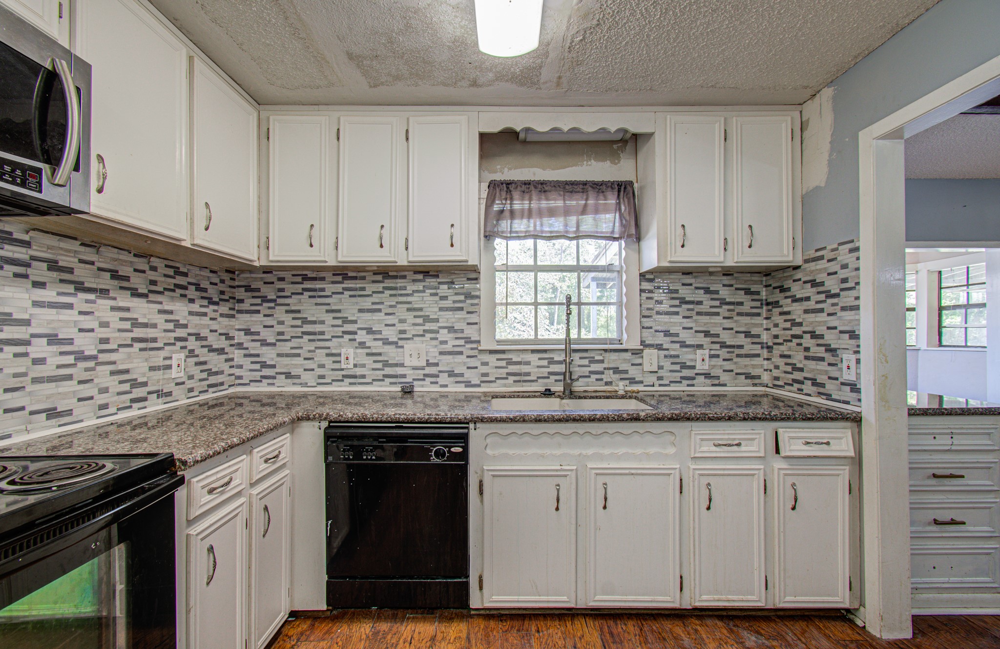 20593 Highway 105 Property Photo 14