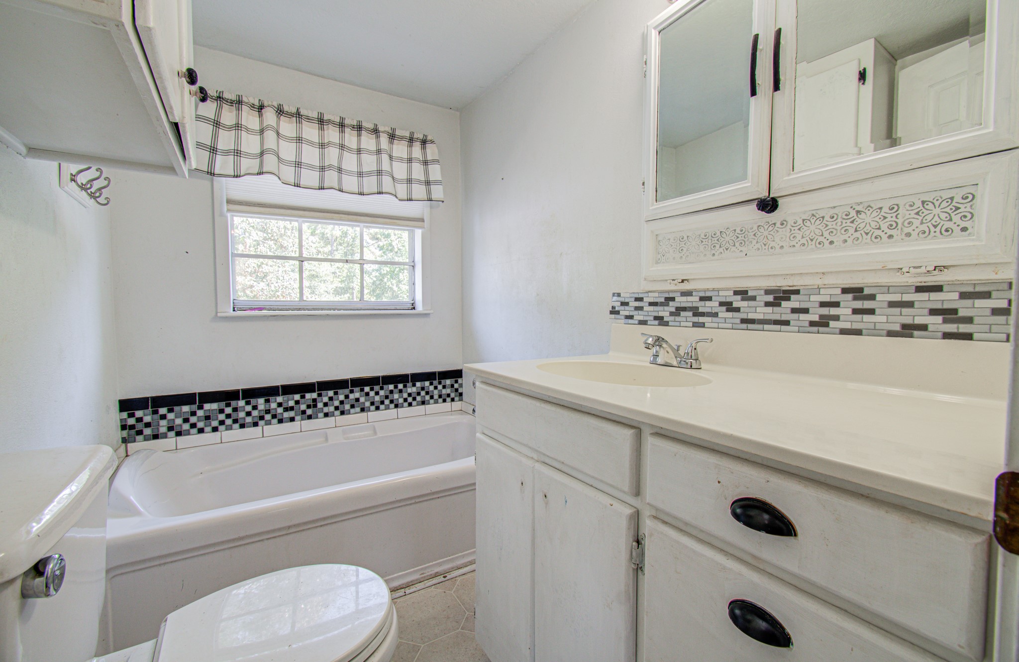 20593 Highway 105 Property Photo 28