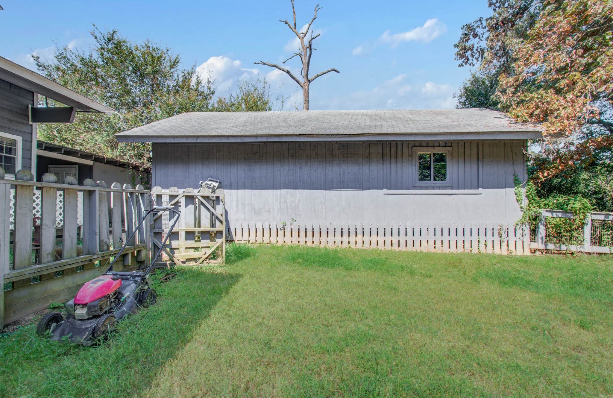 20593 Highway 105 Property Photo 41