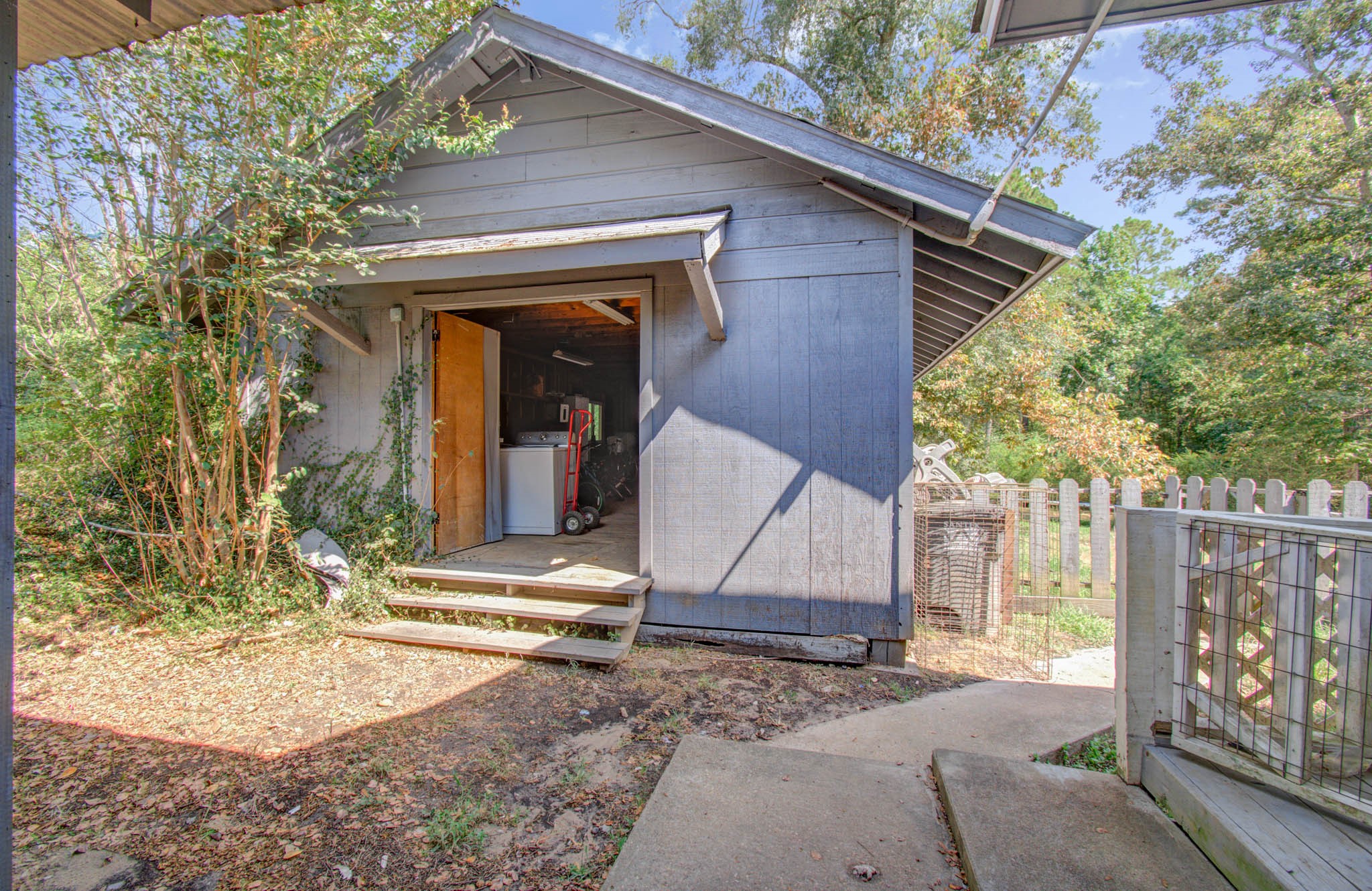 20593 Highway 105 Property Photo 42