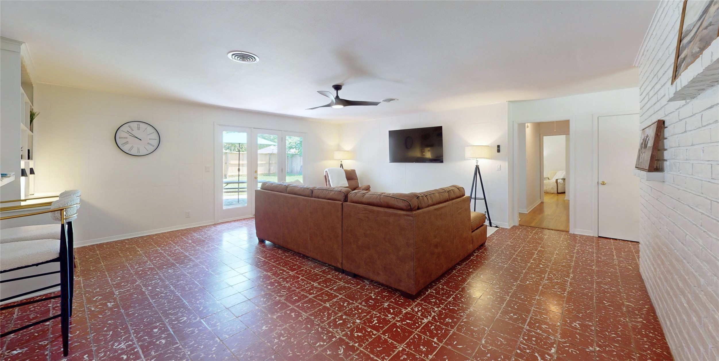 4826 Waynesboro Drive Property Photo 2