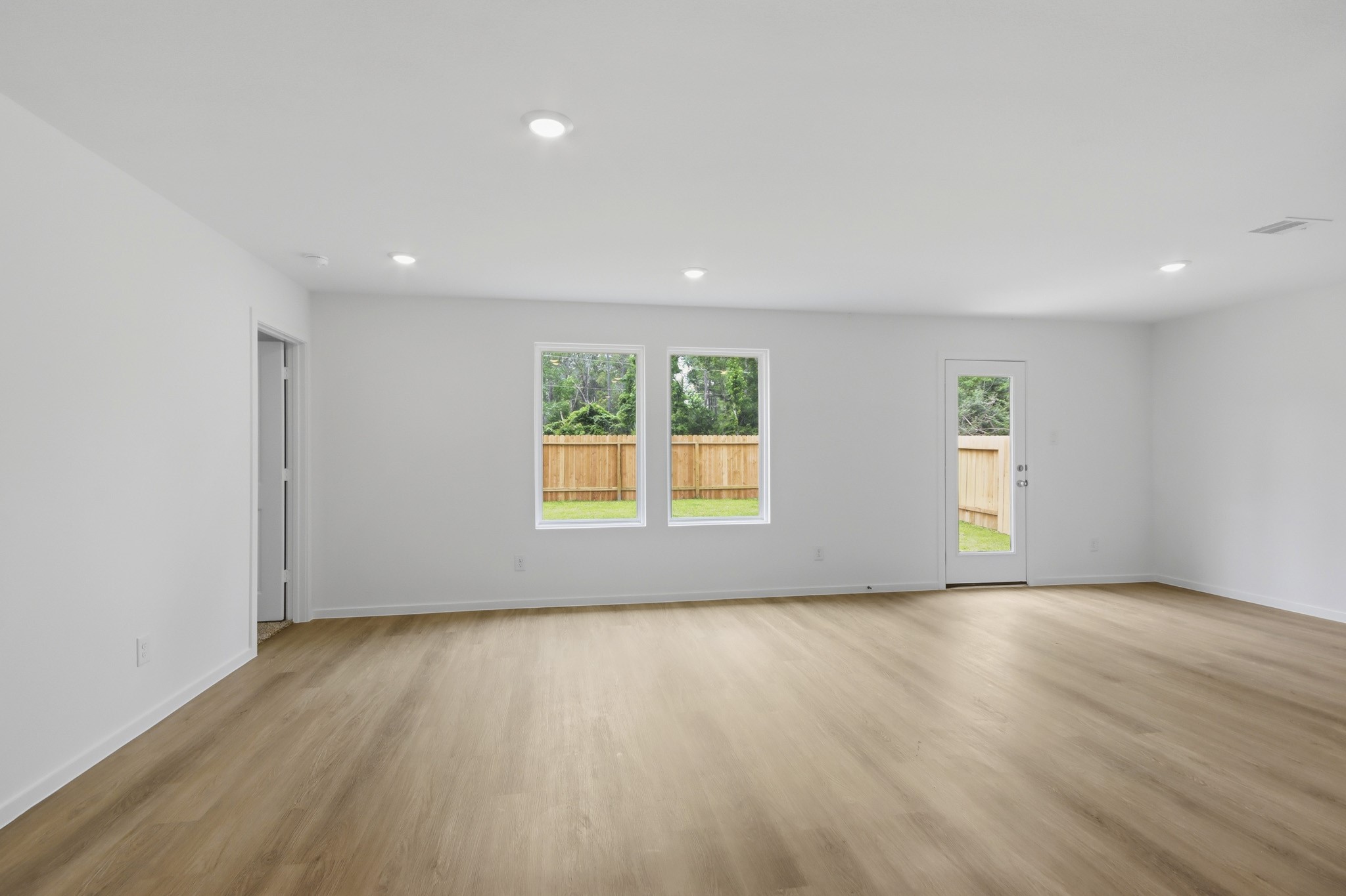 212 Golden Eagle Boulevard Property Photo 5