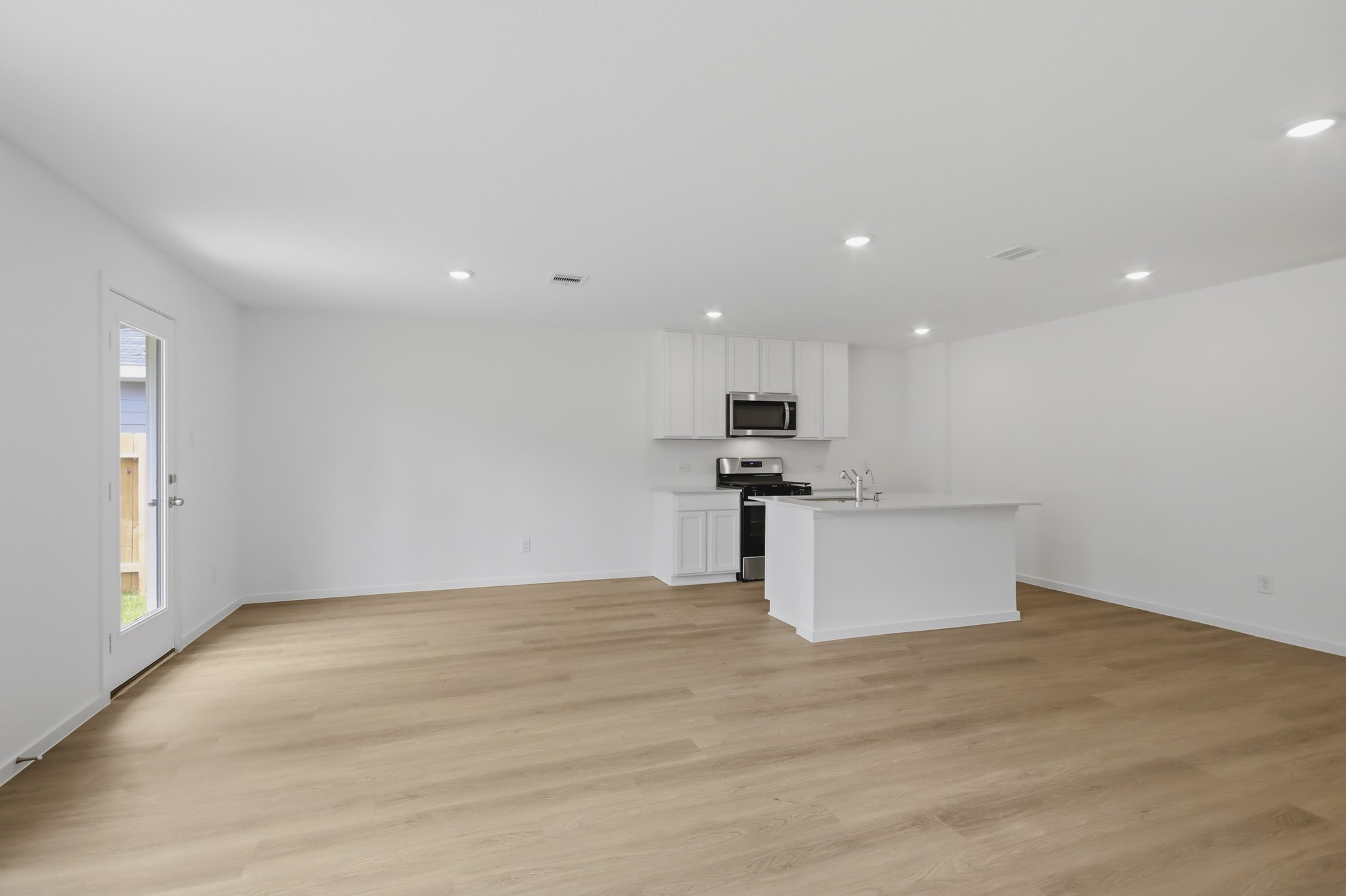 212 Golden Eagle Boulevard Property Photo 7