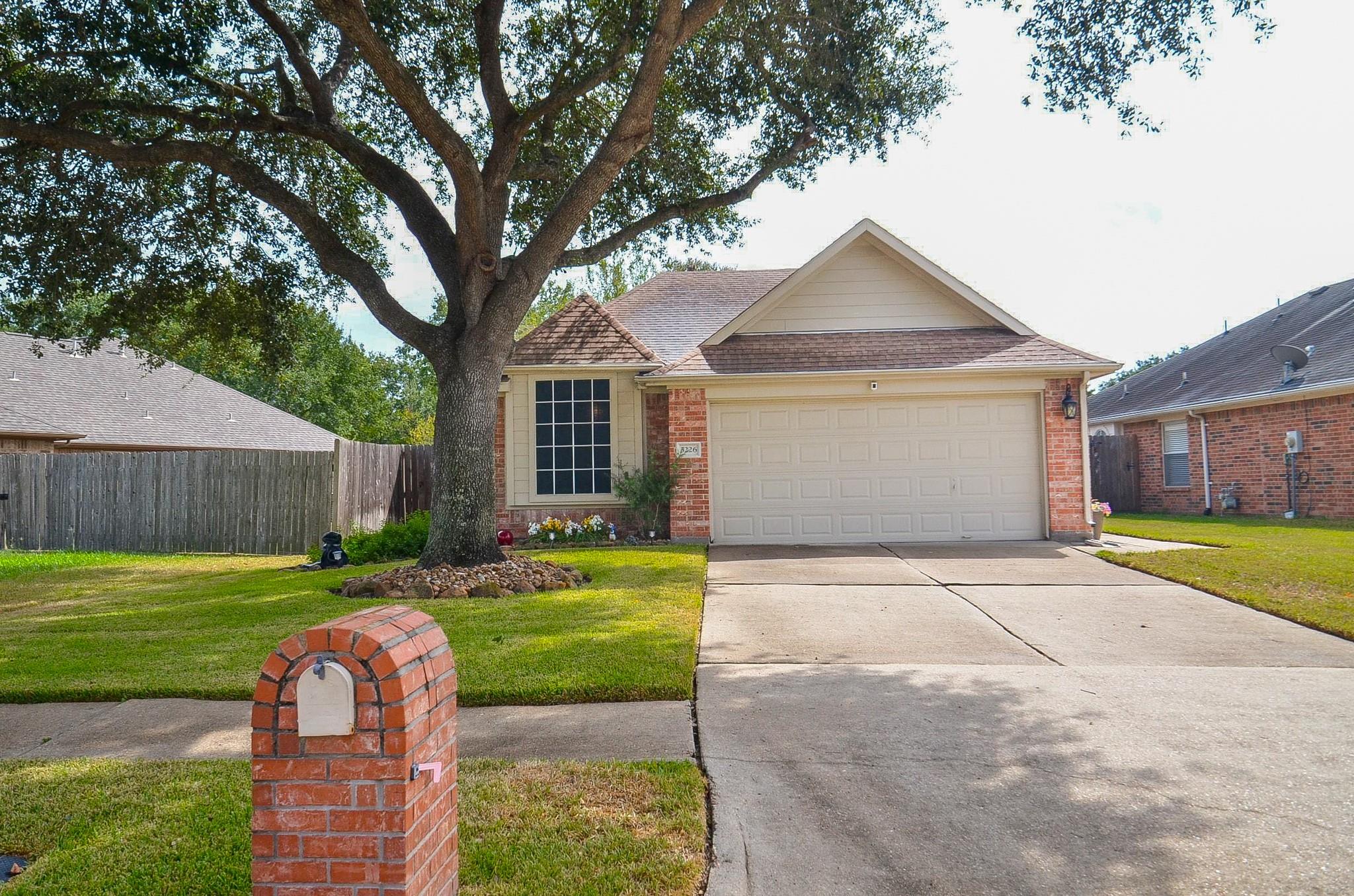 5226 Mountain Forest Drive Property Photo 2