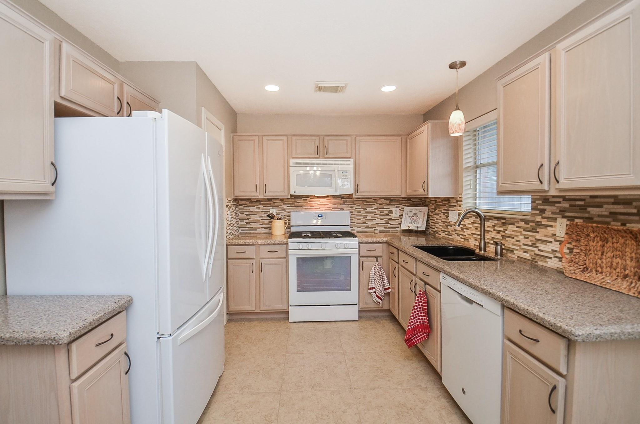 5226 Mountain Forest Drive Property Photo 8