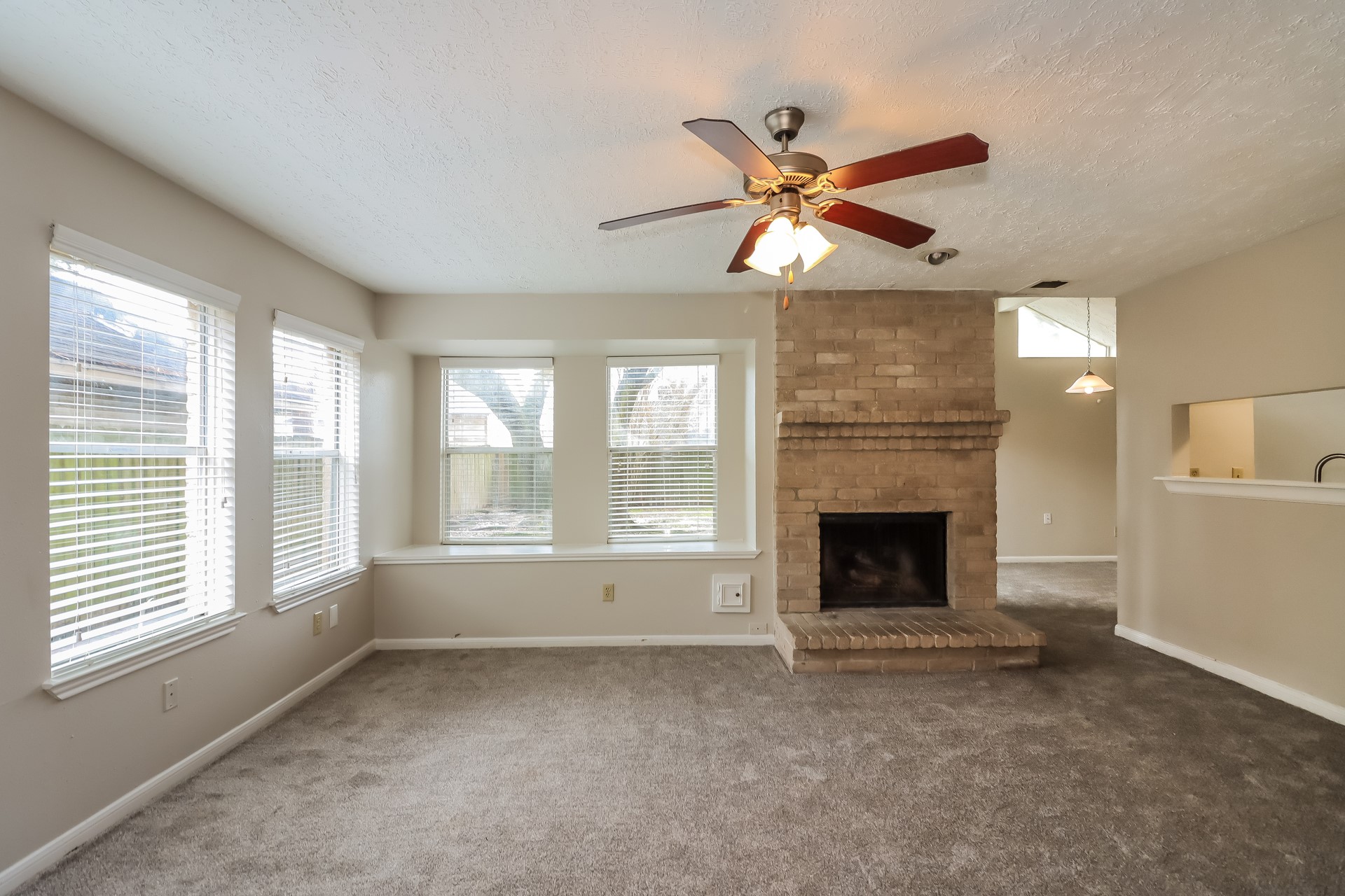 16602 Quiet Trail Drive Property Photo 6