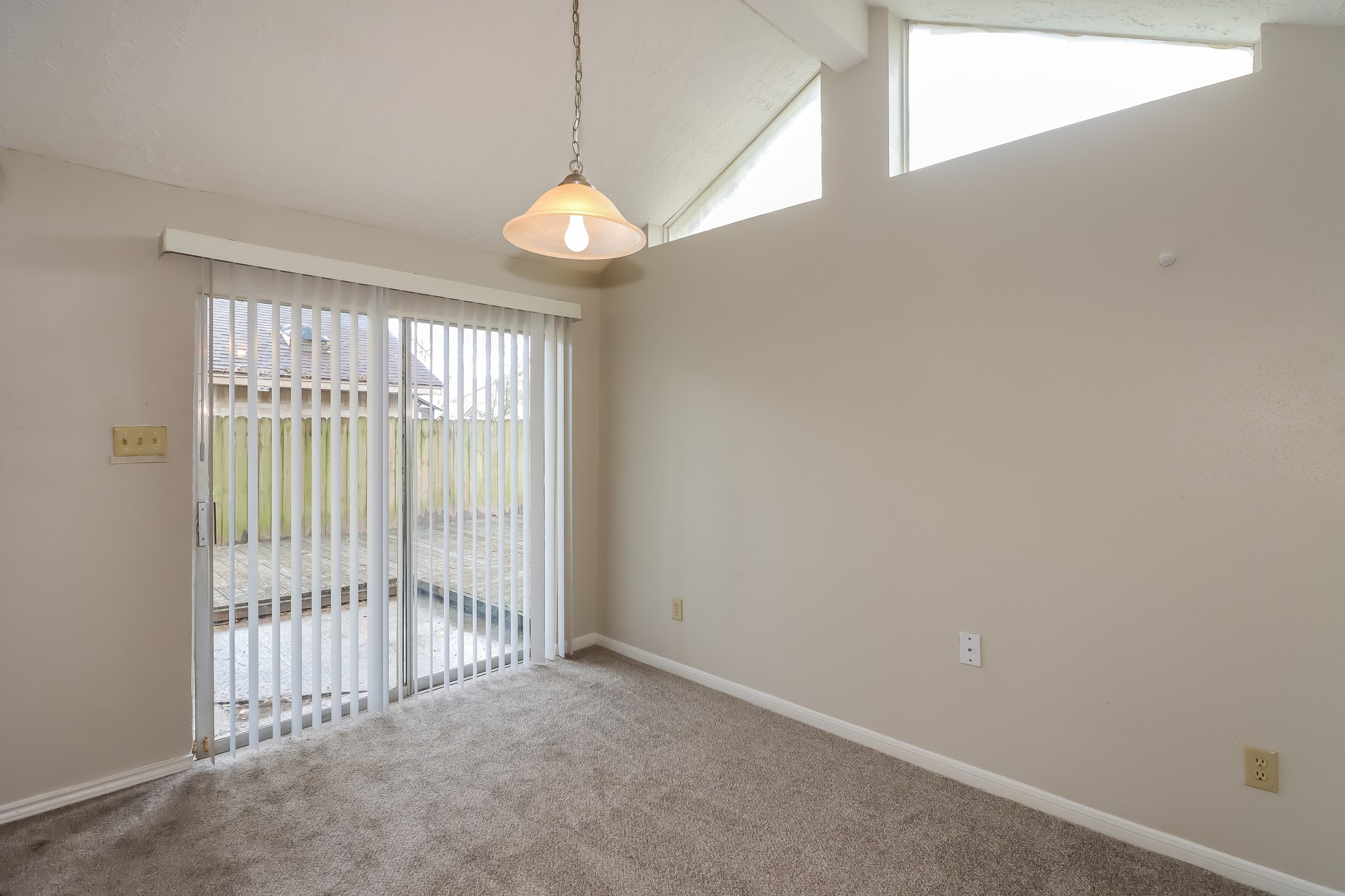 16602 Quiet Trail Drive Property Photo 7