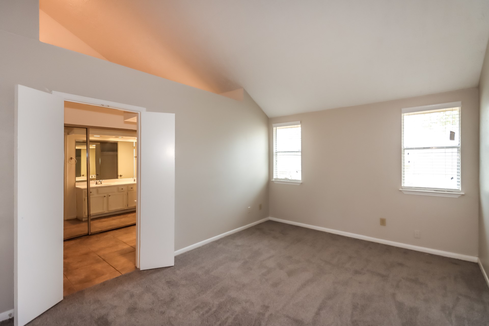 16602 Quiet Trail Drive Property Photo 10