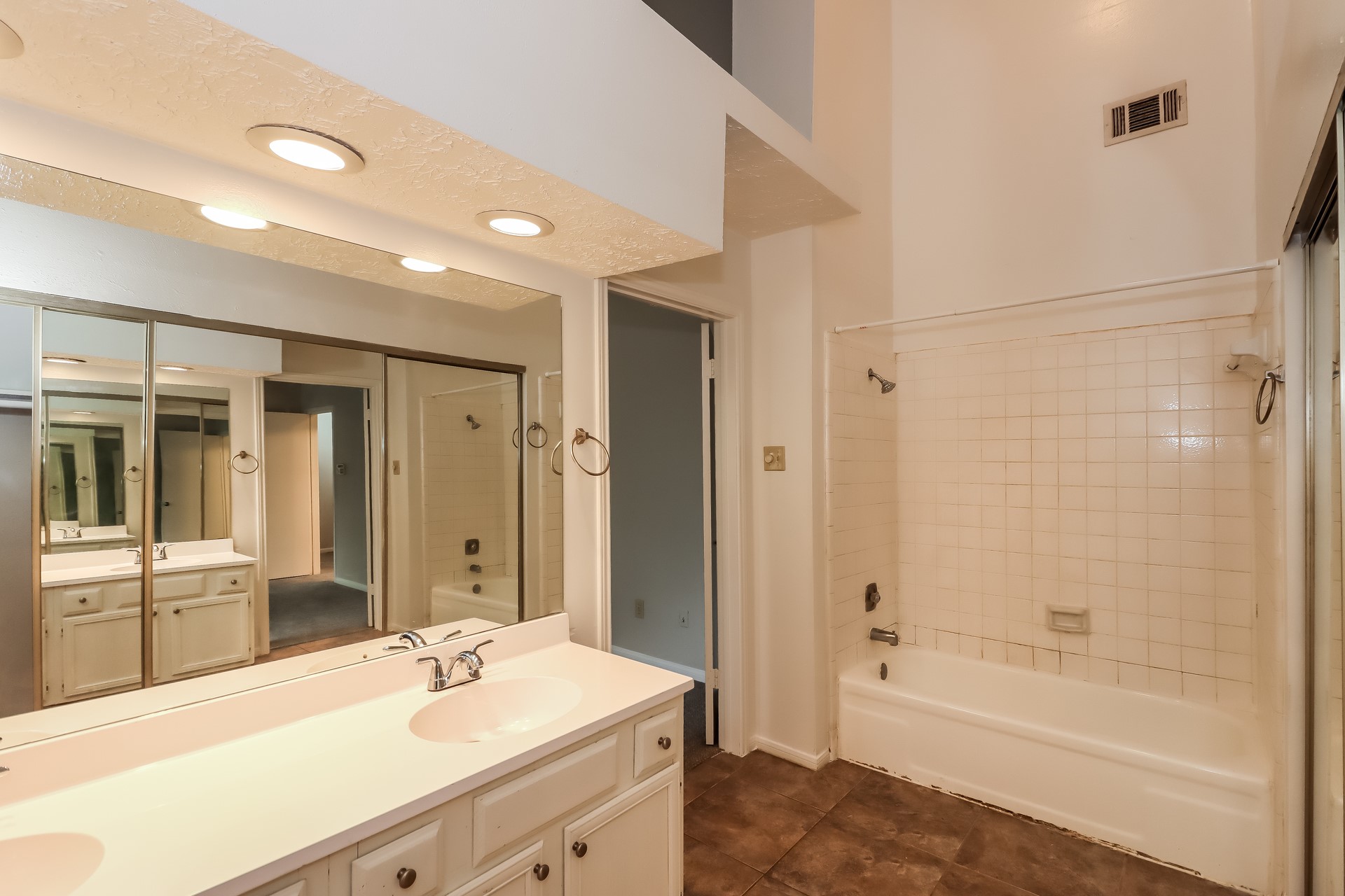 16602 Quiet Trail Drive Property Photo 12