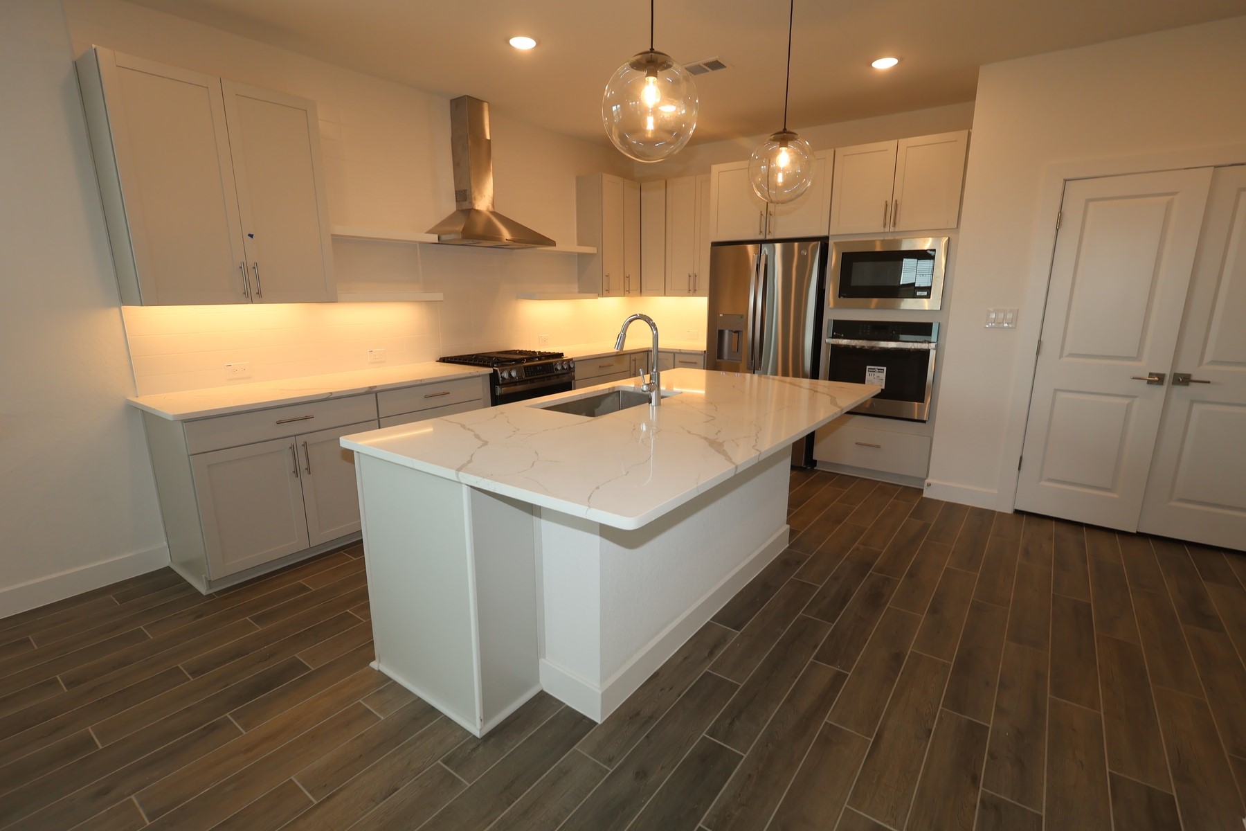 23647 Gulf Prairie Drive Property Photo 6