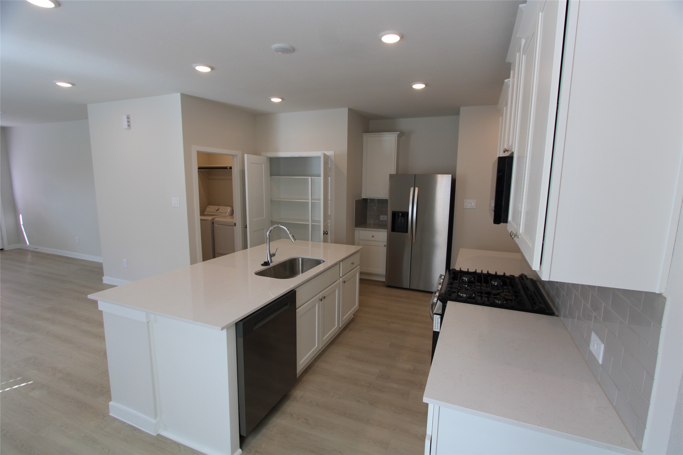 124 Rising Cedar Lane Property Photo 4