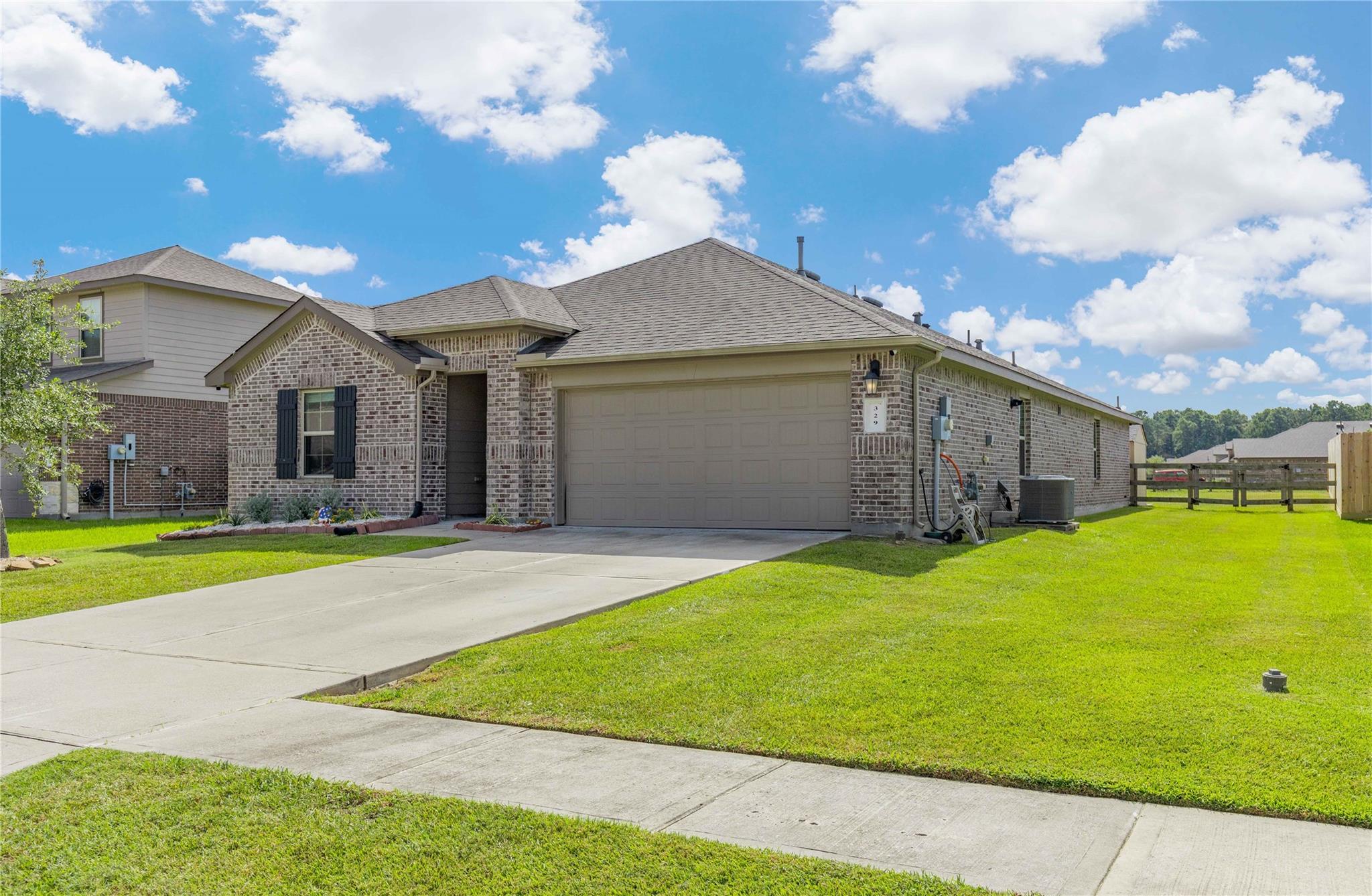 329 Kickapoo Drive, Anahuac Tx 77514 Property Photo 3