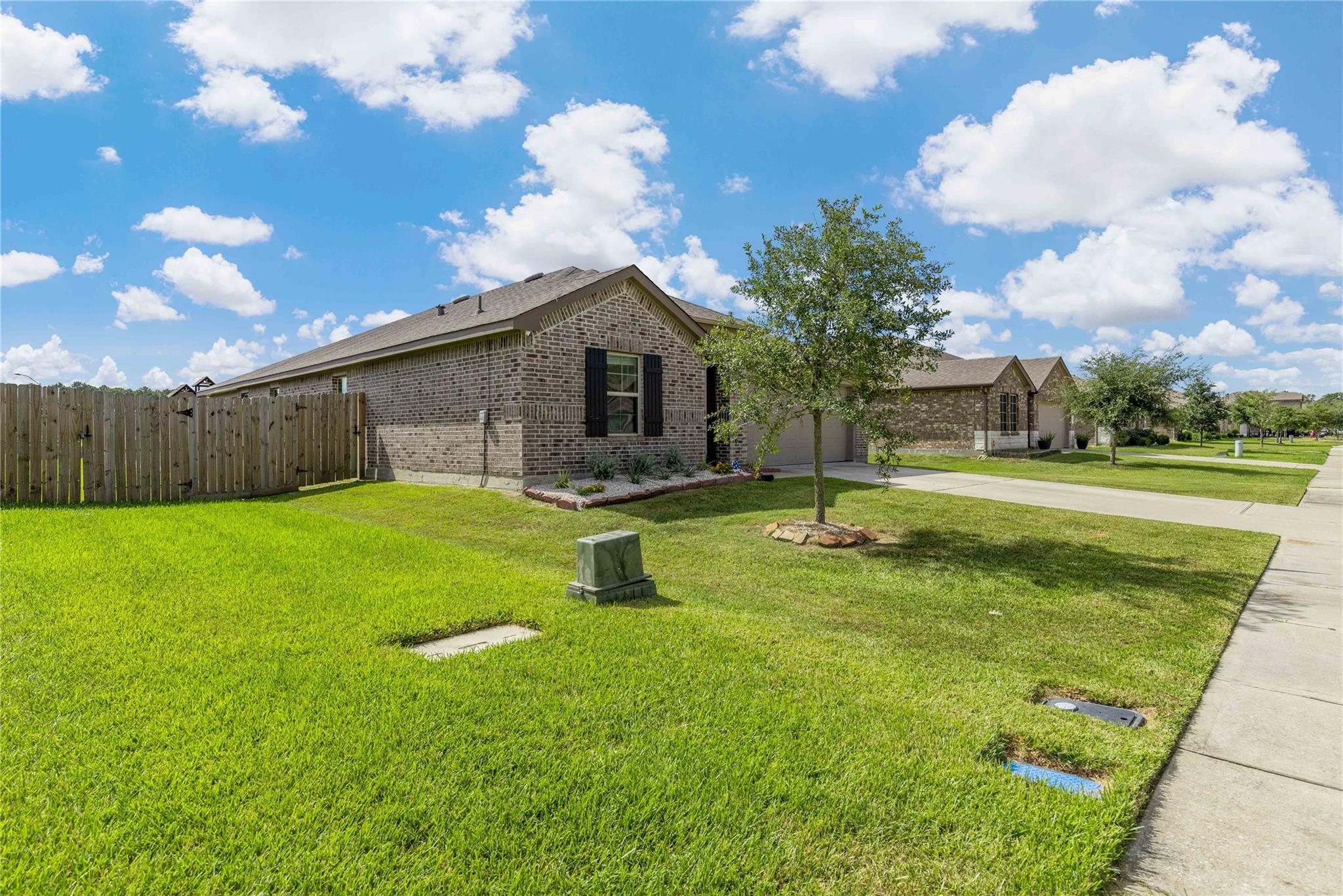 329 Kickapoo Drive, Anahuac Tx 77514 Property Photo 5
