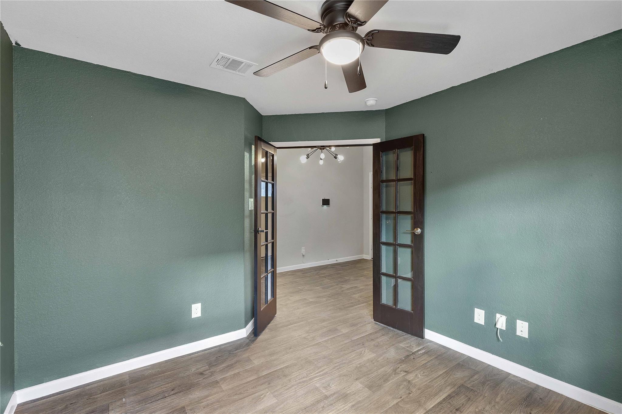 329 Kickapoo Drive, Anahuac Tx 77514 Property Photo 10
