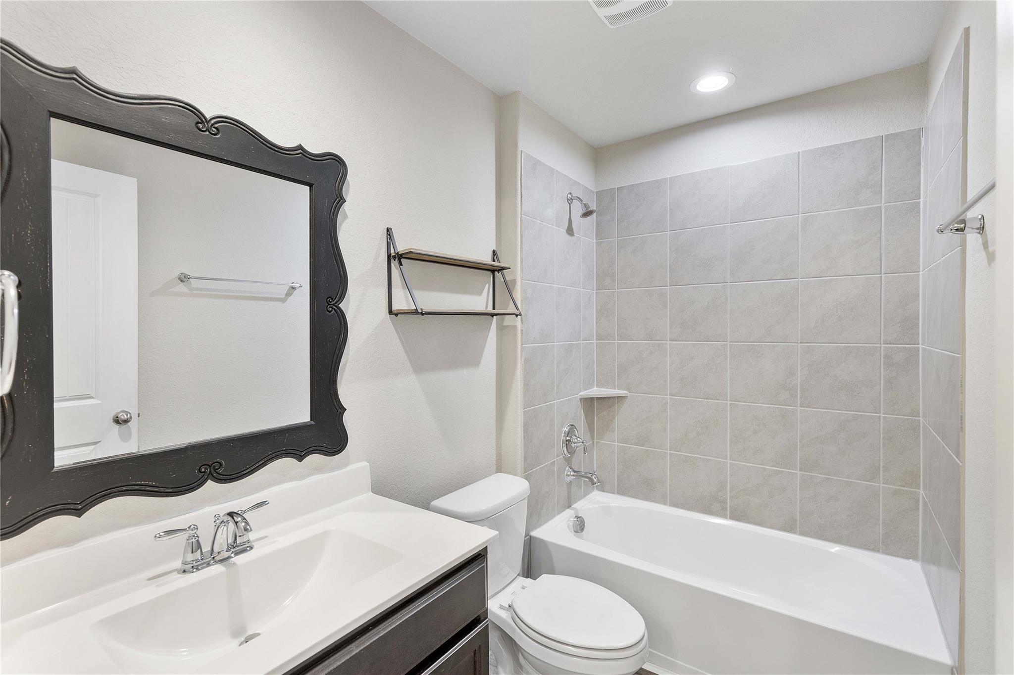 329 Kickapoo Drive, Anahuac Tx 77514 Property Photo 12