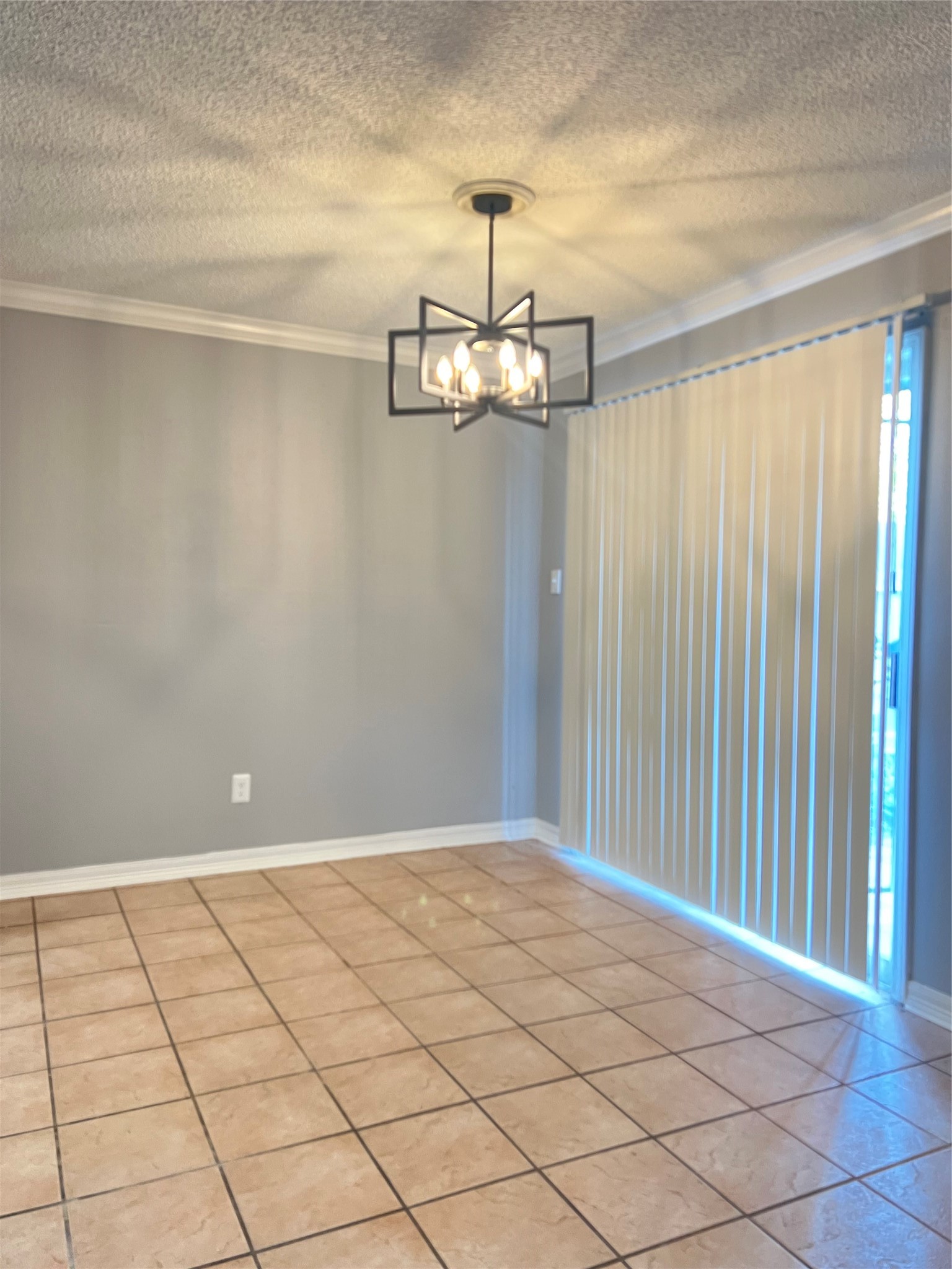 738 Coolwood Drive B Property Photo 4