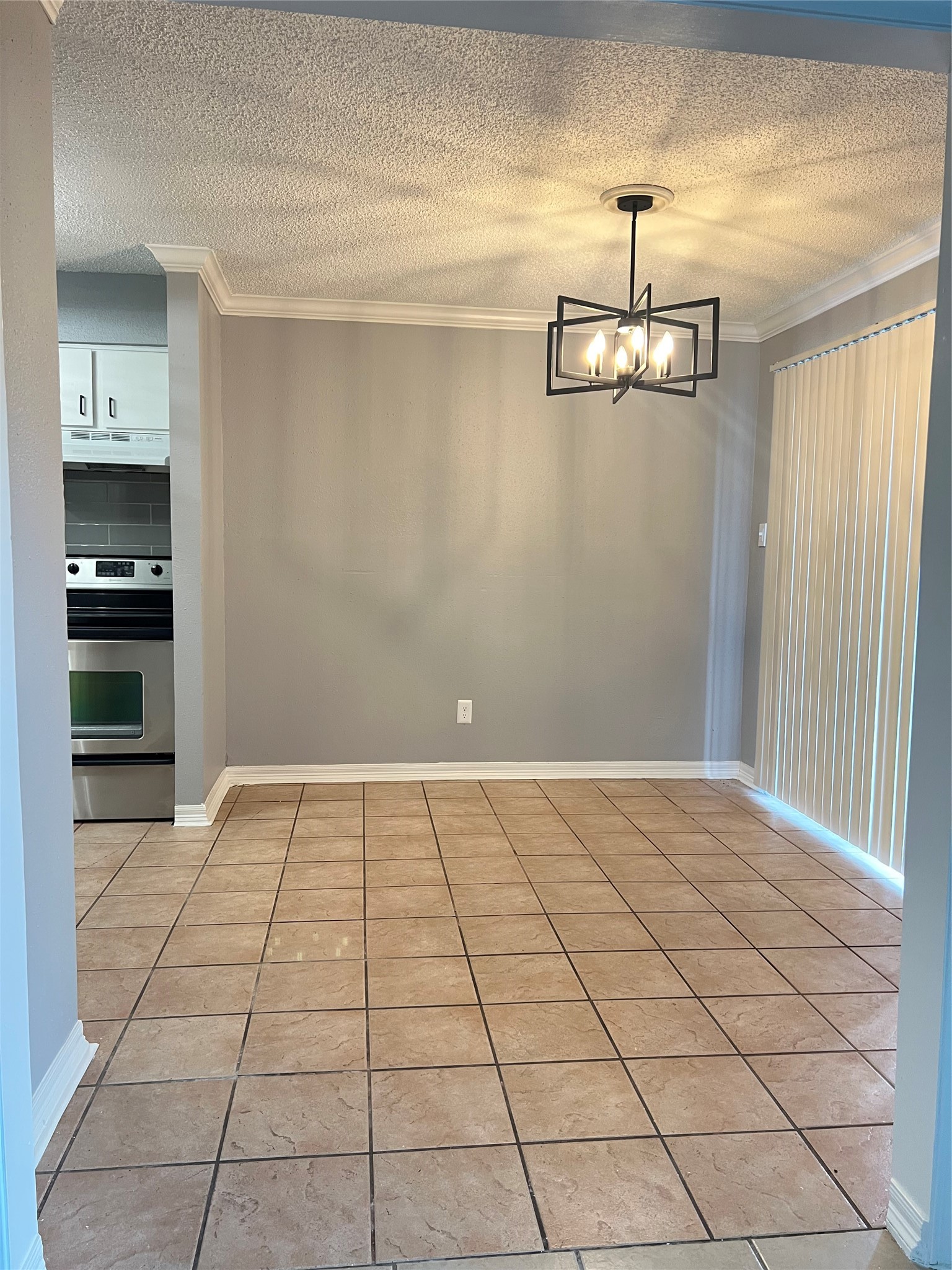 738 Coolwood Drive B Property Photo 5