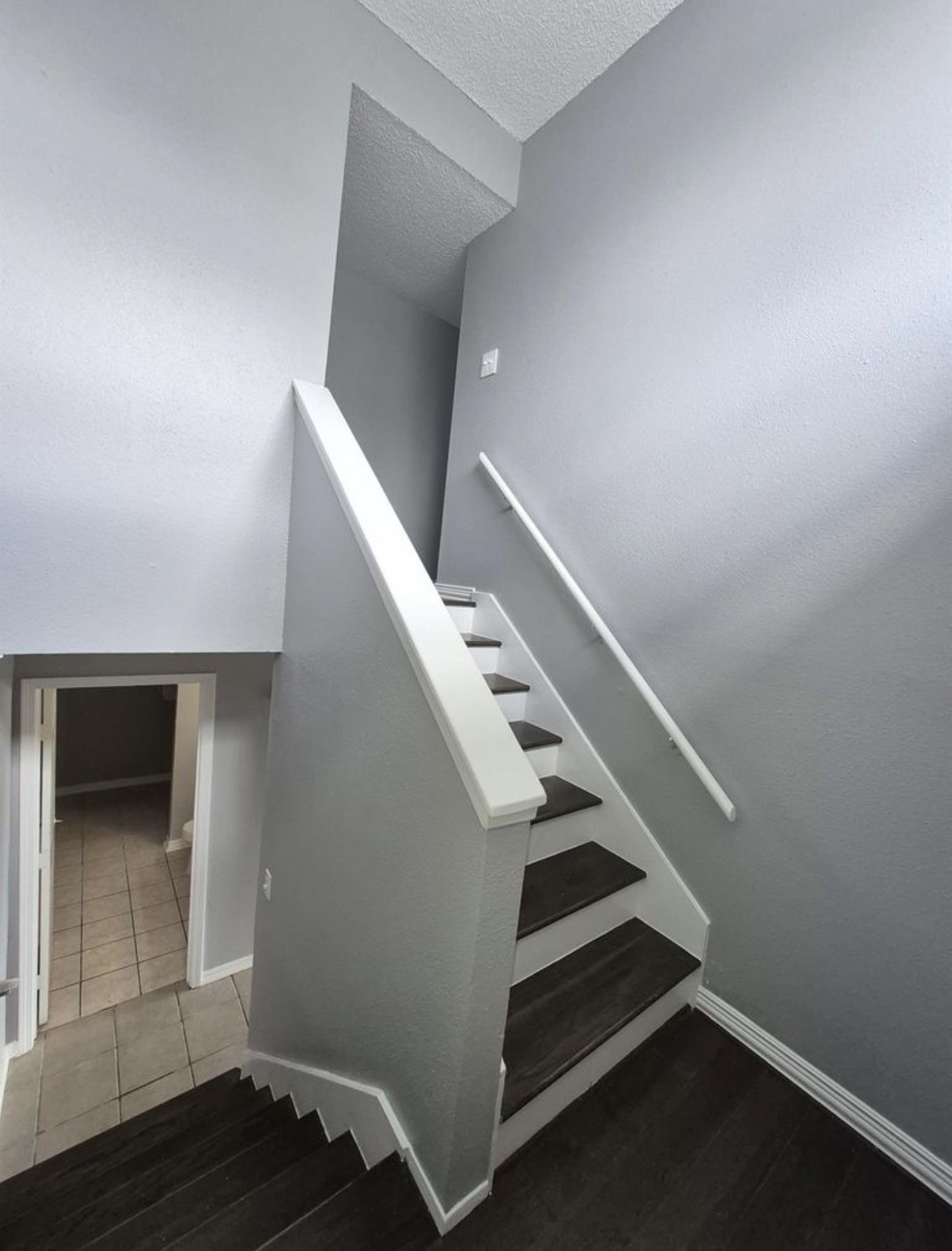 738 Coolwood Drive B Property Photo 9