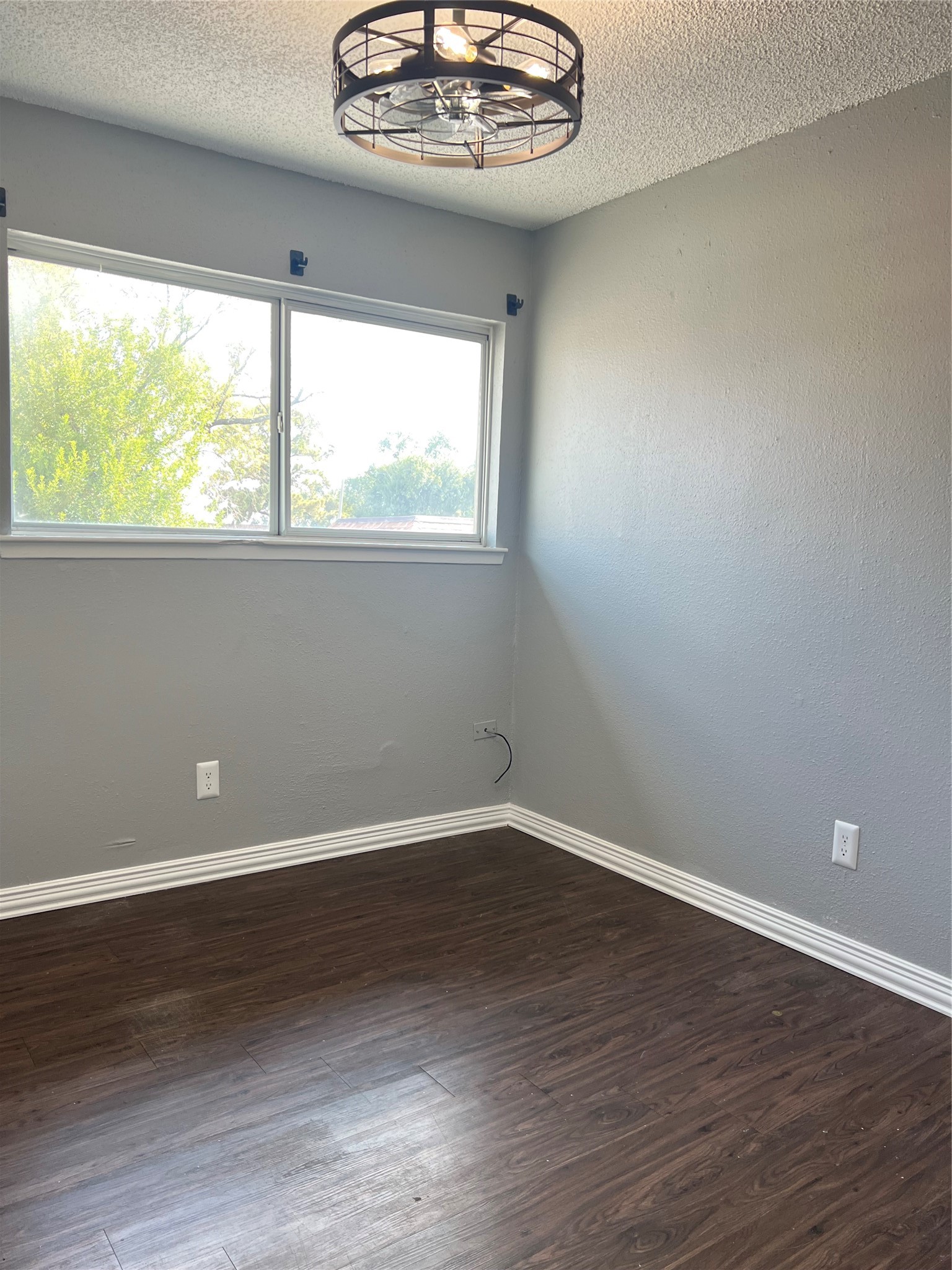 738 Coolwood Drive B Property Photo 10