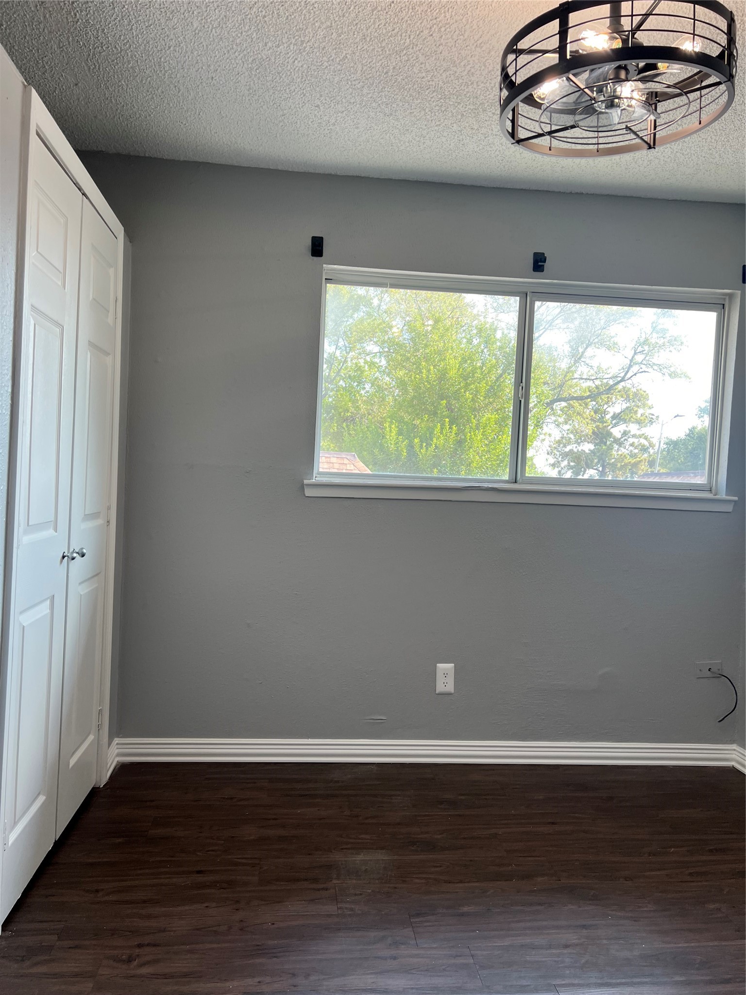 738 Coolwood Drive B Property Photo 11