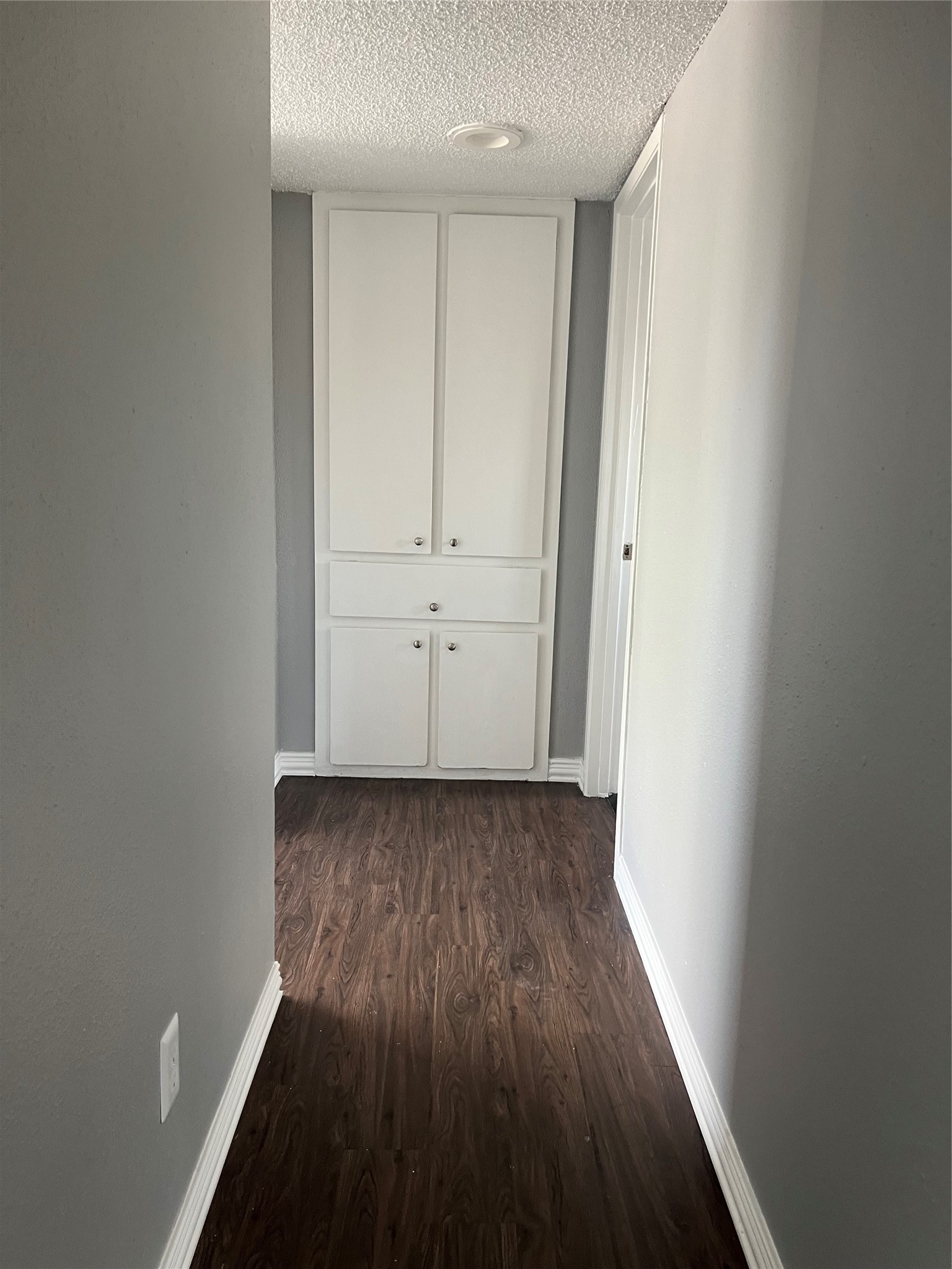 738 Coolwood Drive B Property Photo 18