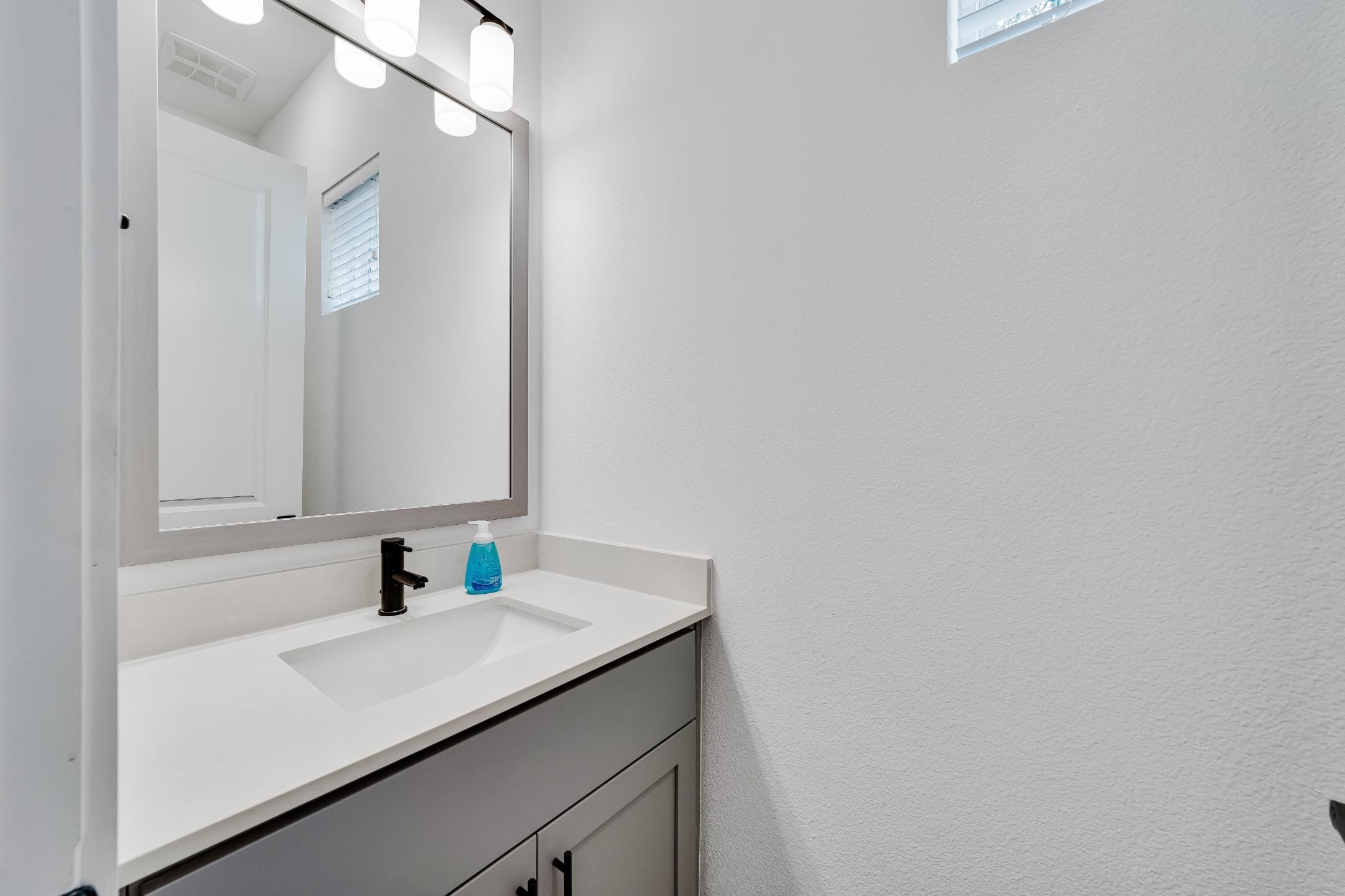 1601-431 Mustang Drive Property Photo 12