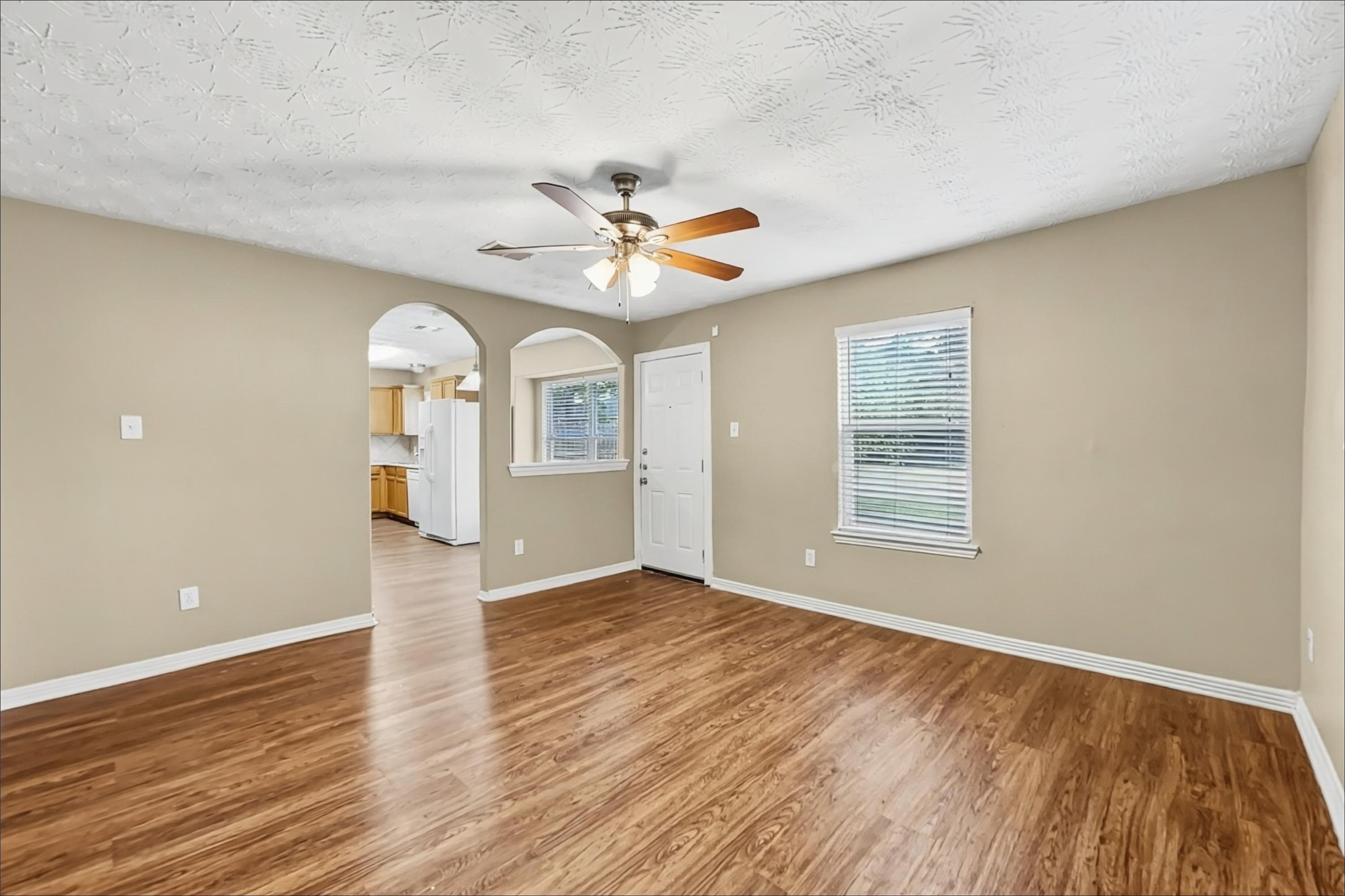 5010 Deerpath Drive Property Photo 4