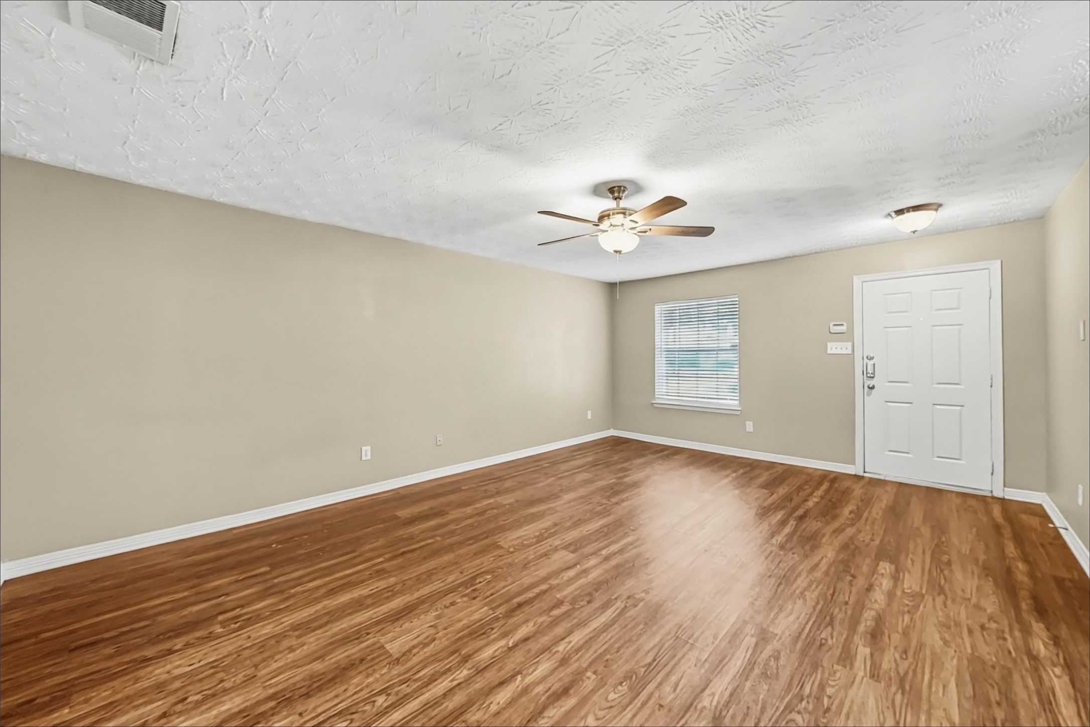 5010 Deerpath Drive Property Photo 5