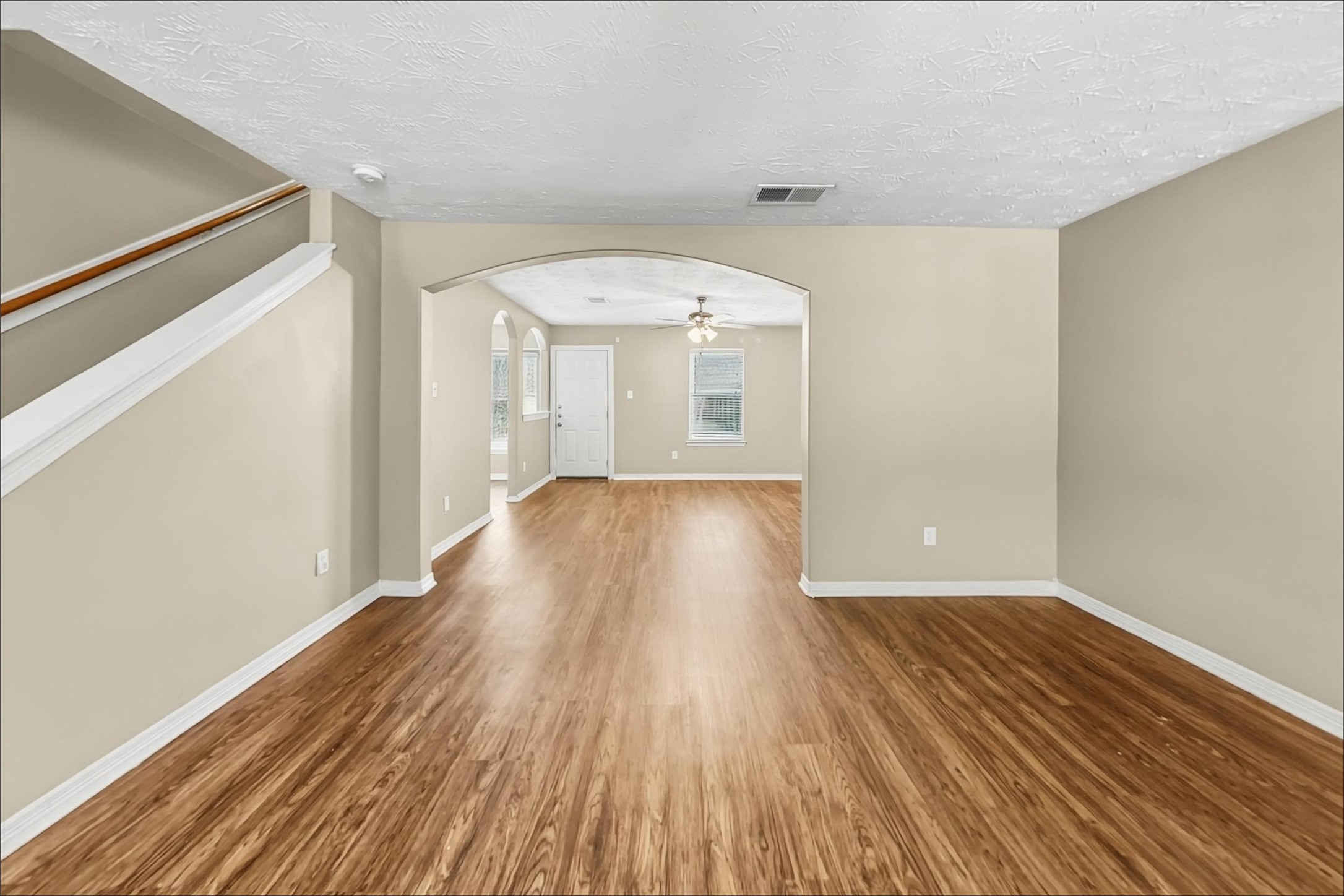 5010 Deerpath Drive Property Photo 6