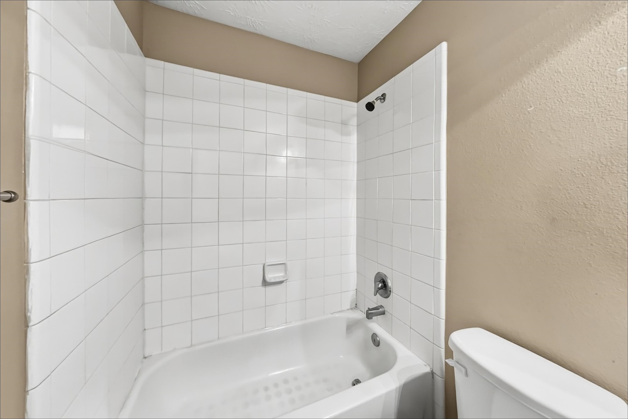 5010 Deerpath Drive Property Photo 13