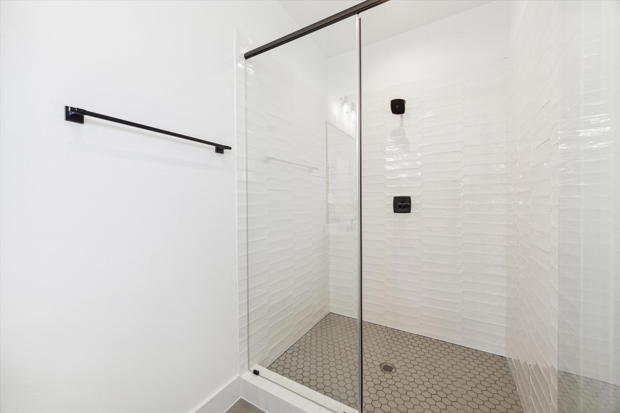 1022 W 15th 1/2 Street B Property Photo 29