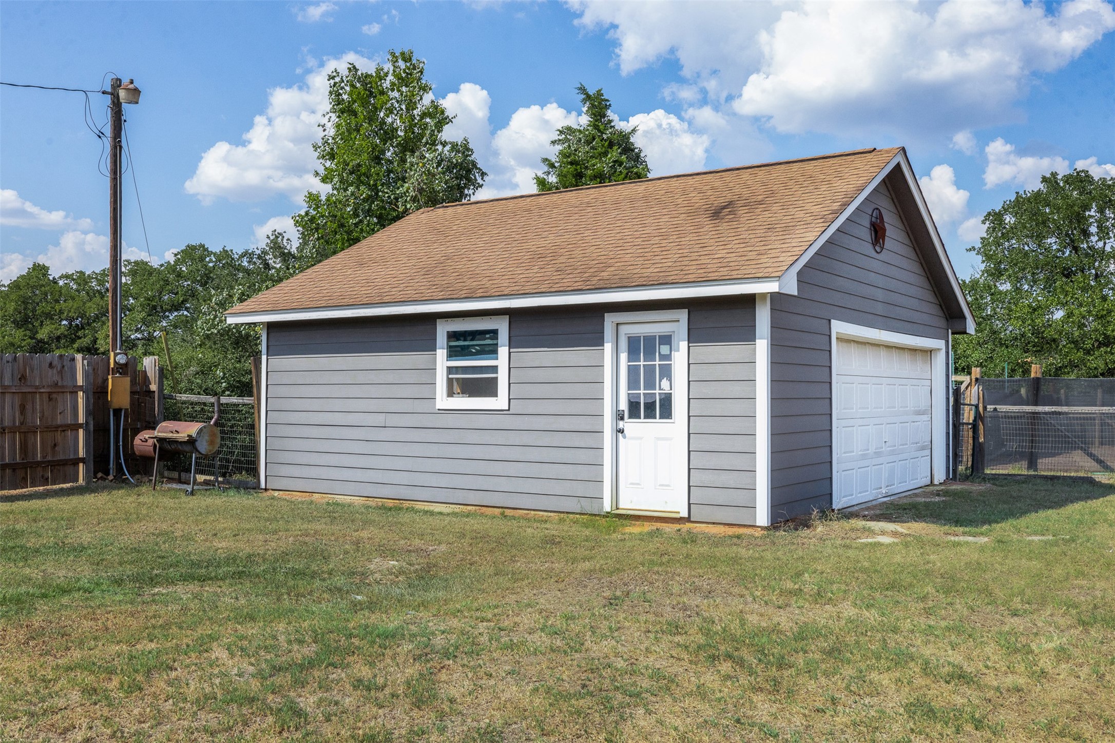 1081 Private Road 7023 Property Photo 4